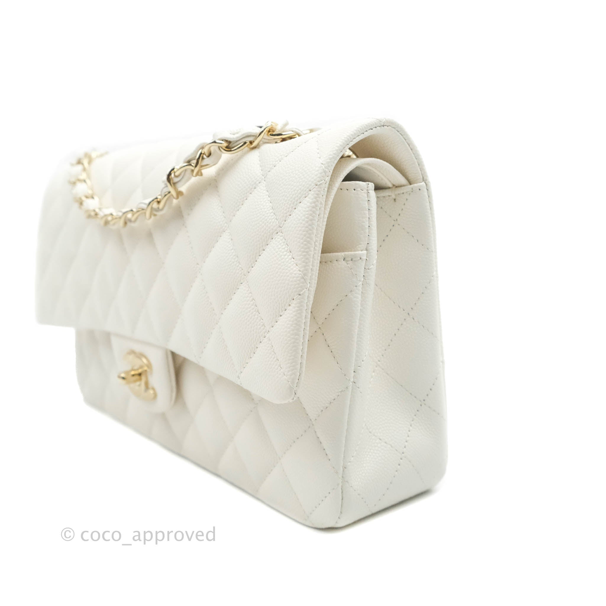 Chanel 21A white classic flap first impressions & review, medium white  caviar
