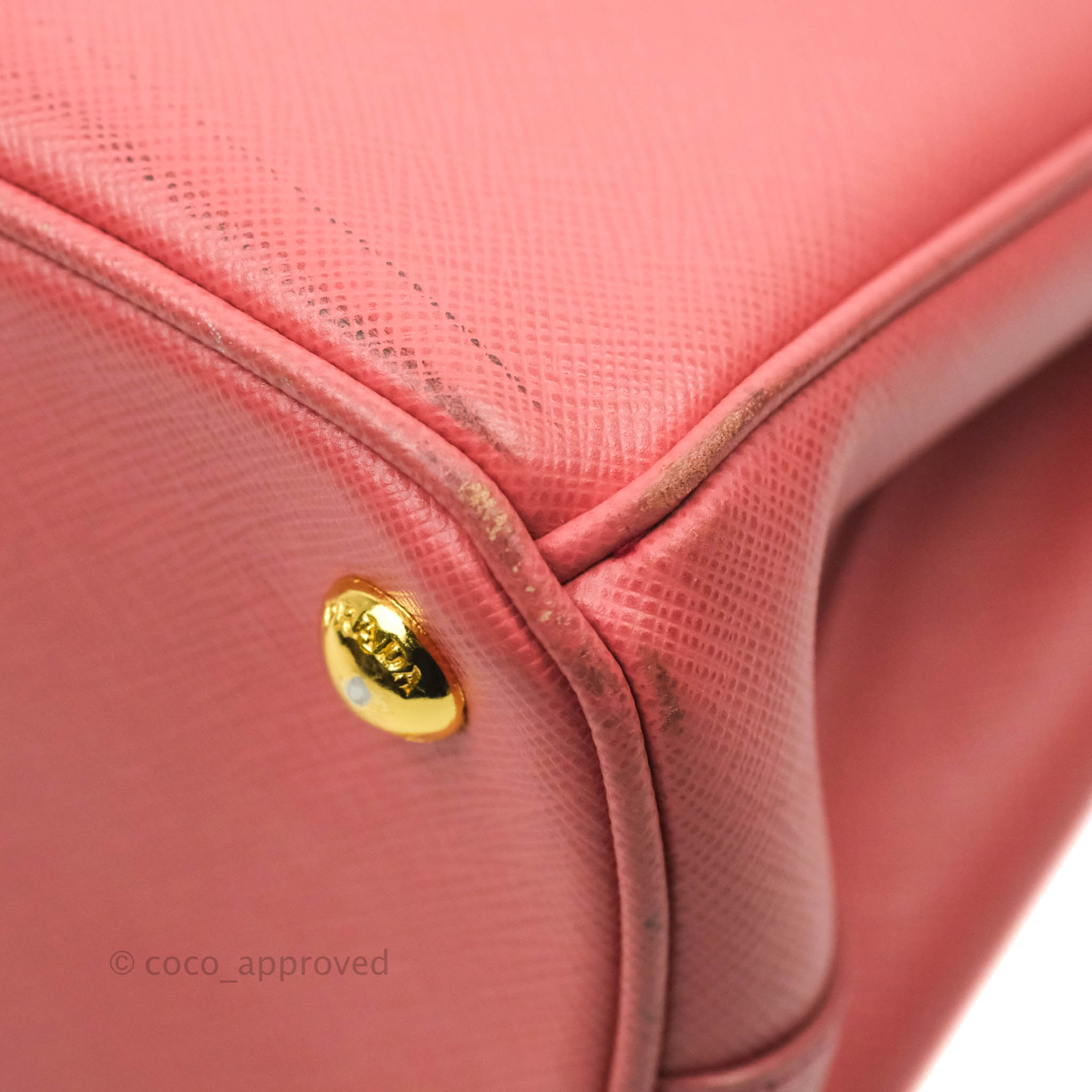 Shop PRADA GALLERIA 2016-17FW Tamaris Coral Pink Saffiano Lux Handbag  (BN1801 NZV F060M) by Florence koko