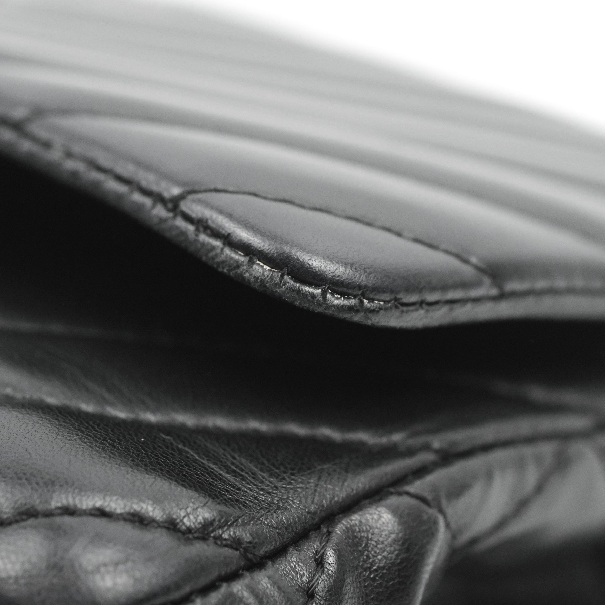 Chanel Red Surpique Chevron Flap Bag Leather ref.571862 - Joli Closet