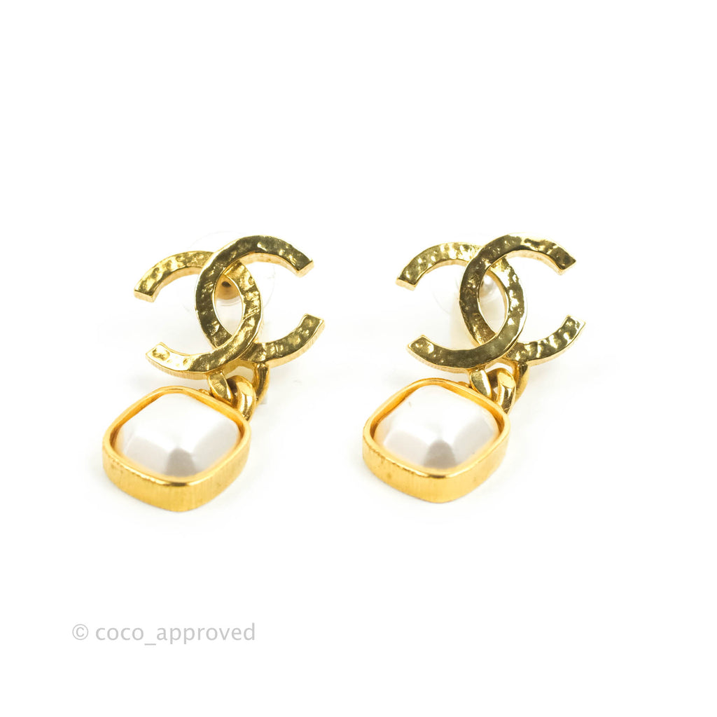 Chanel CC Drop Pearl Earrings Gold Tone 20K