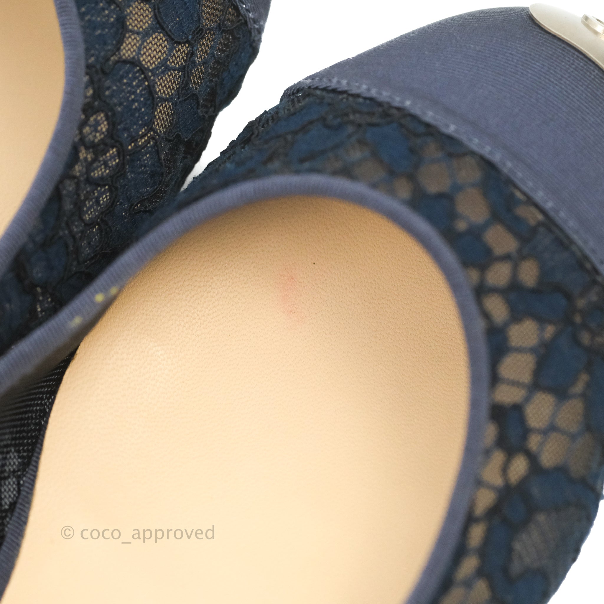 Chanel Blue/White Tweed Fabric And Leather CC Cap Toe Bow