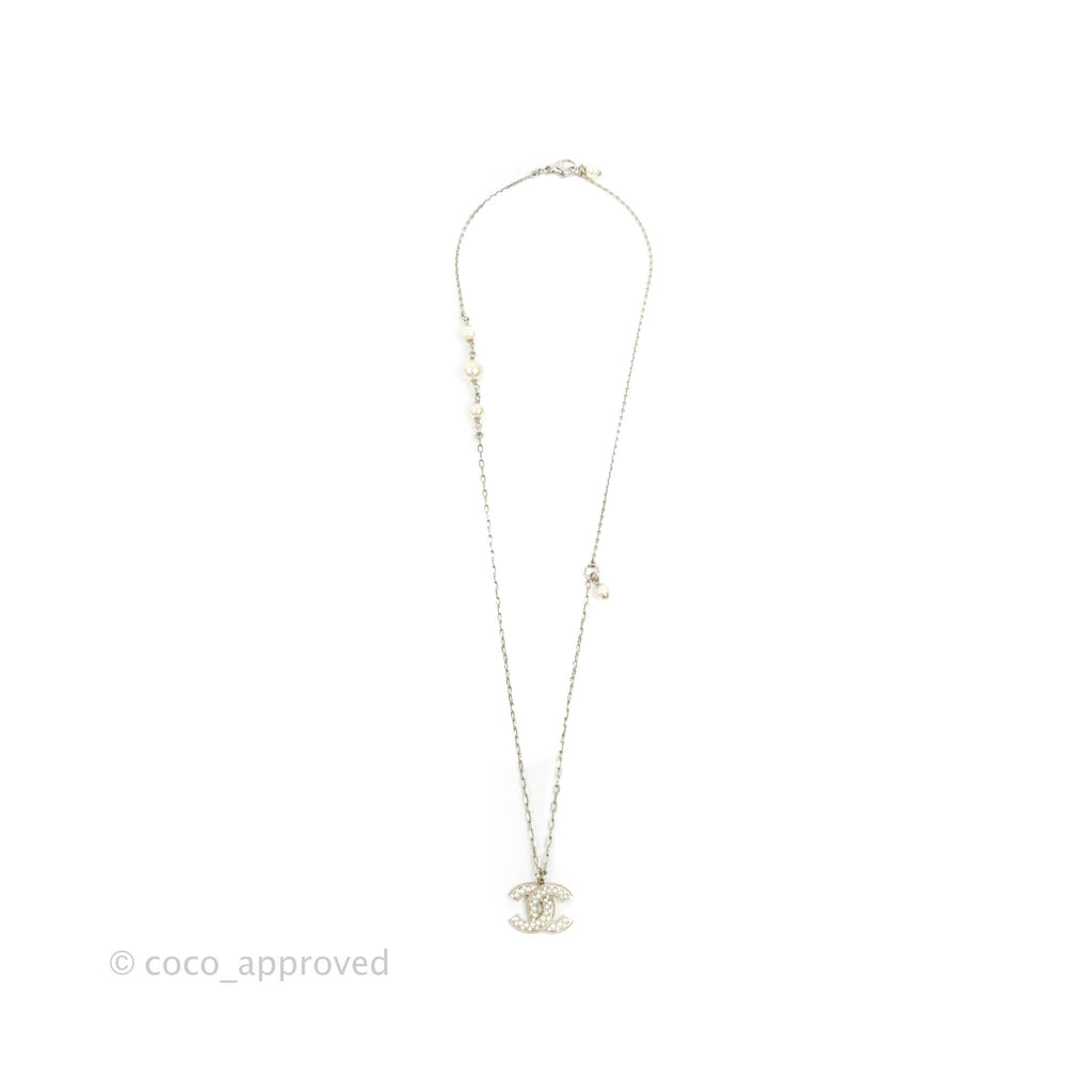 Chanel CC Pearl Necklace Silver Tone 18P