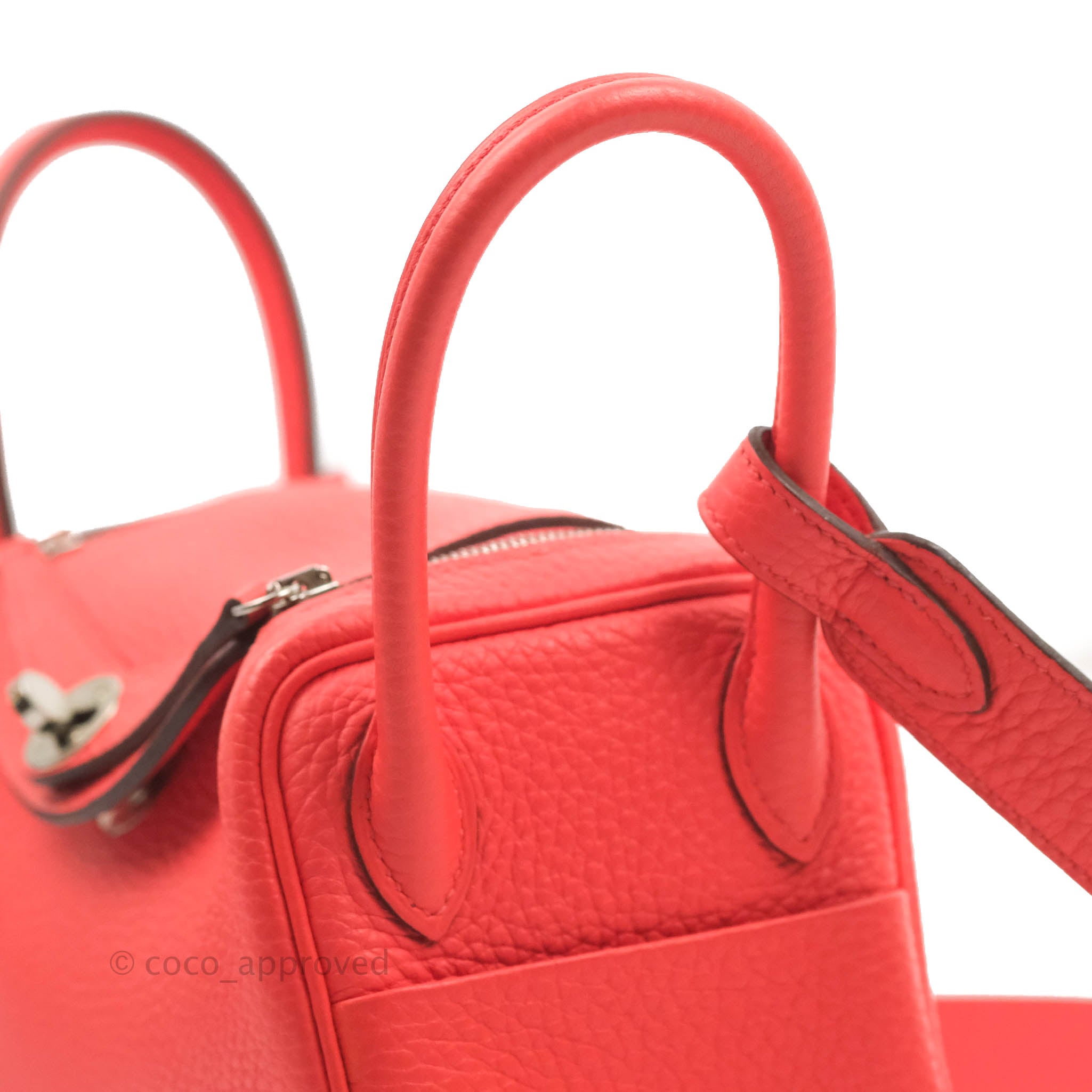 Hermès Rouge Tomate Clemence Mini Lindy 20 Gold Hardware, 2021 Available  For Immediate Sale At Sotheby's
