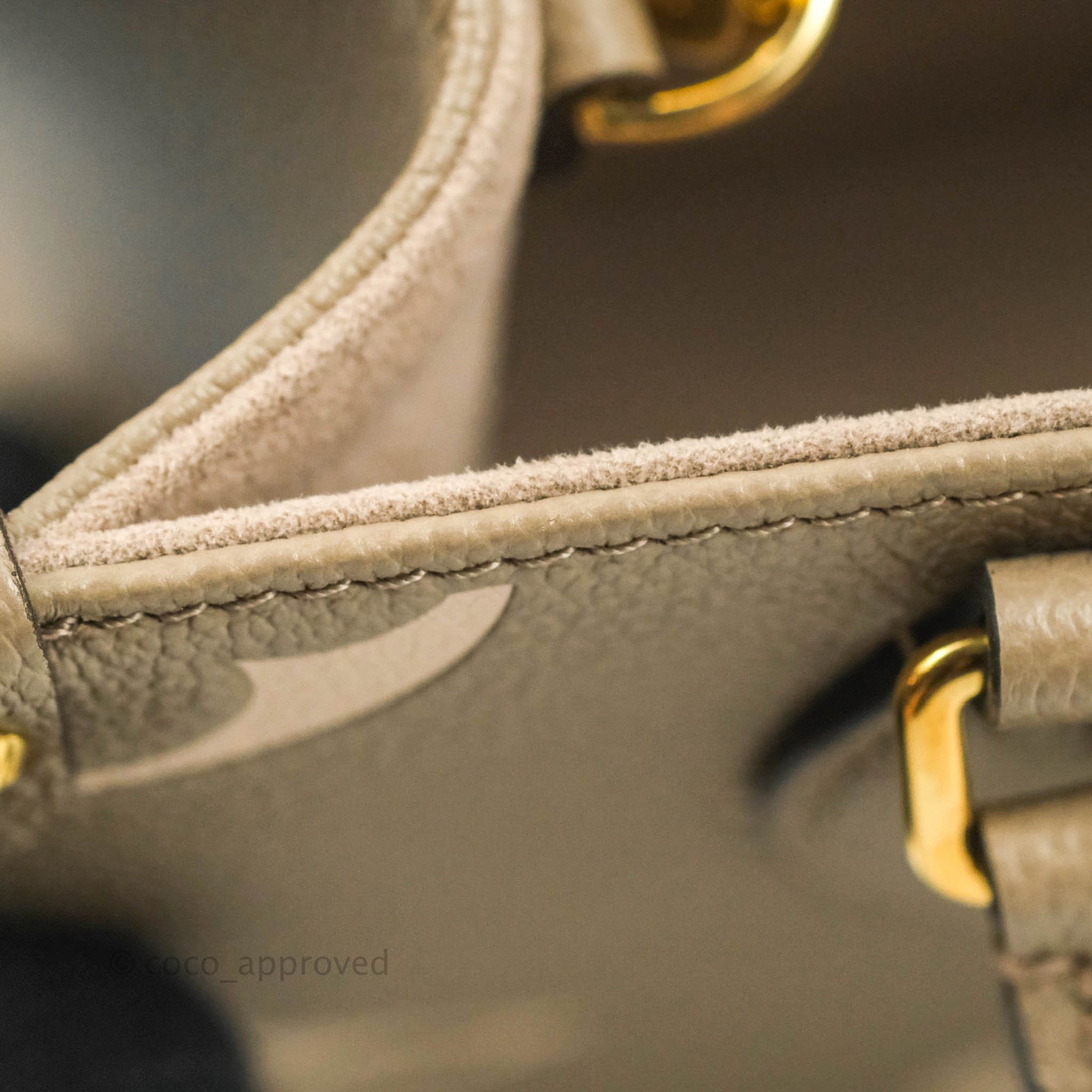Louis Vuitton OntheGo PM Bag Dove/Cream Small S 16" M45779