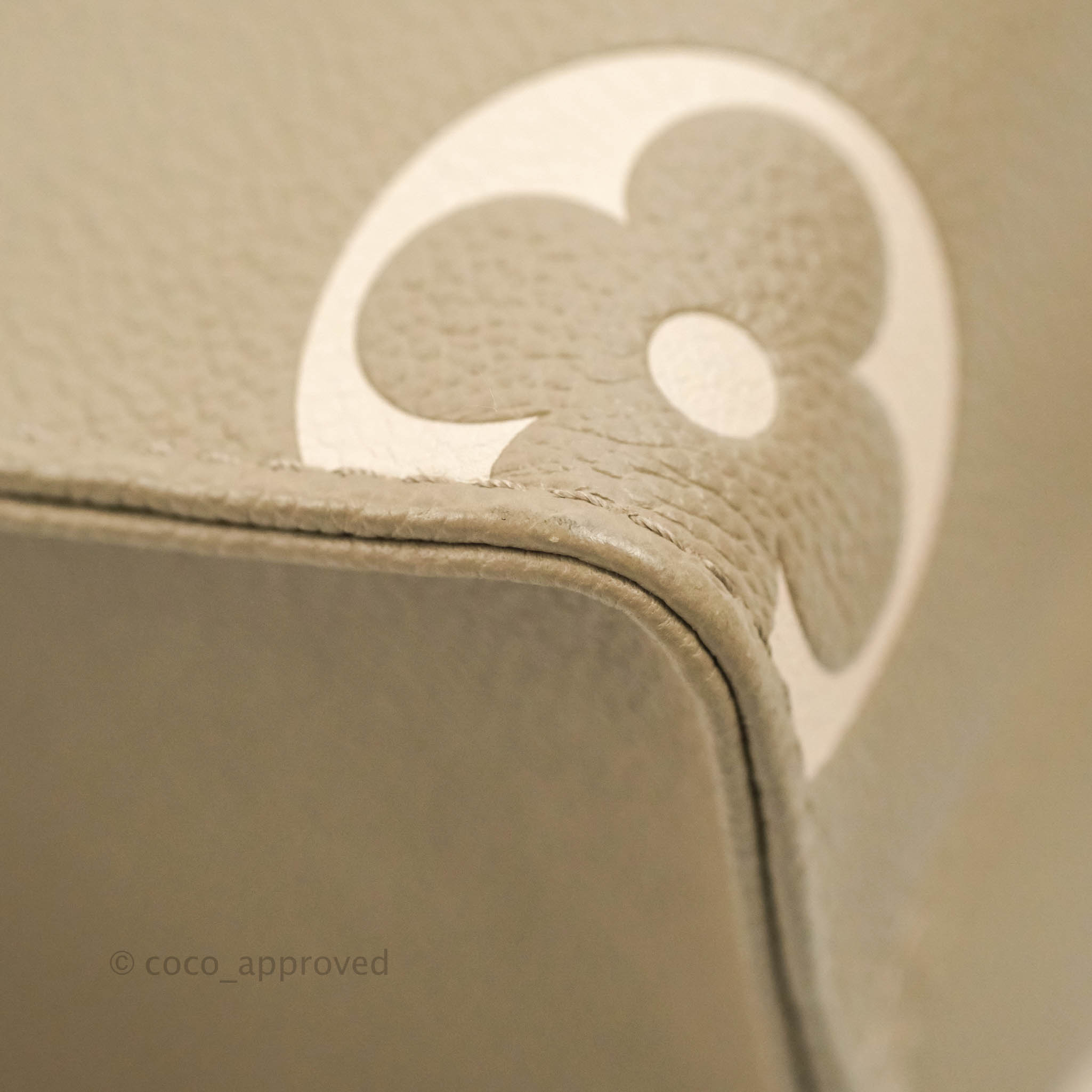 Louis Vuitton OnTheGo PM Monogram Empreinte Dove/Cream – Coco Approved  Studio