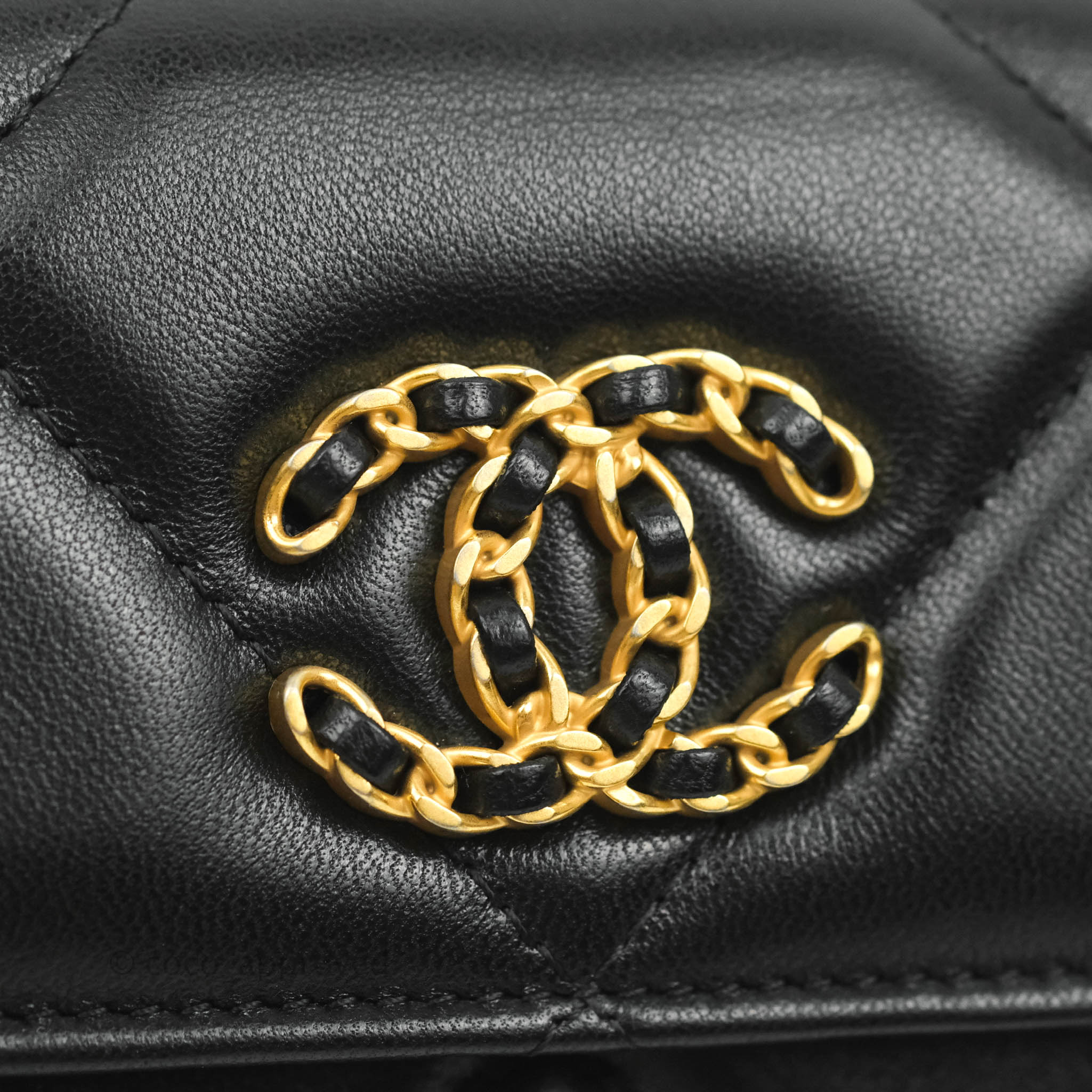 Chanel 19 chain clutch shiny lambskin AP3067 B04852 NO204 [431
