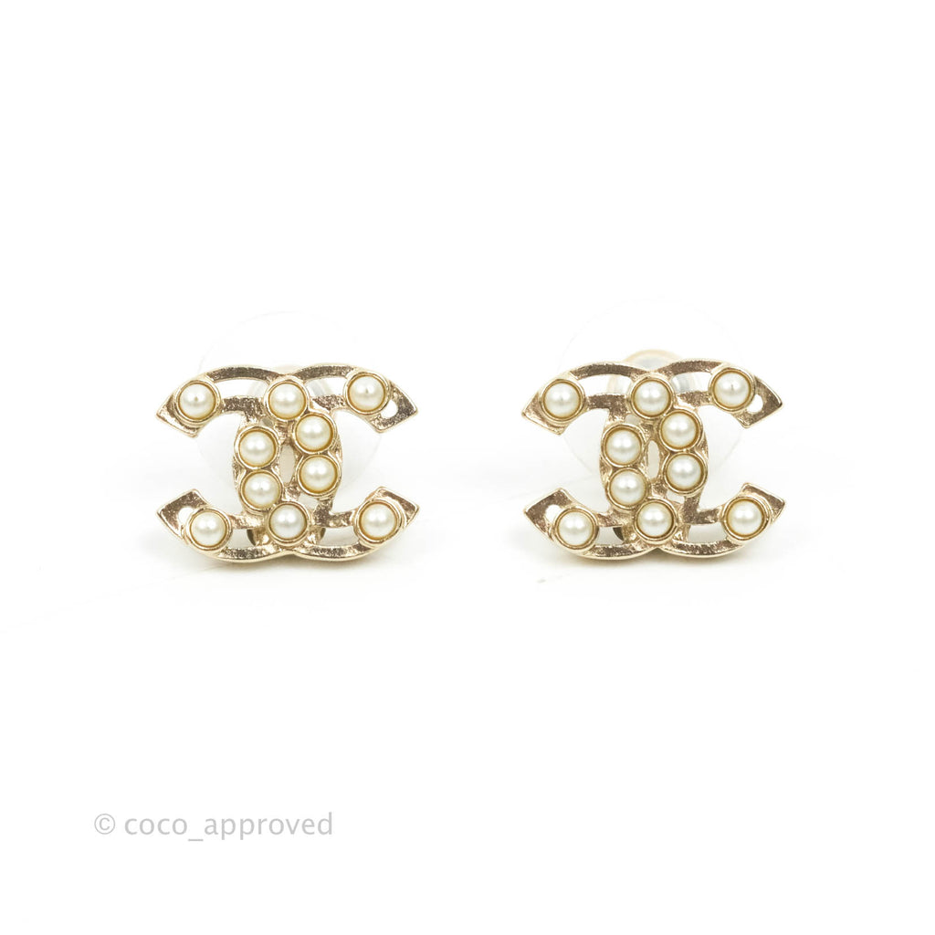 Chanel CC Pearl Earrings Gold Tone 14P