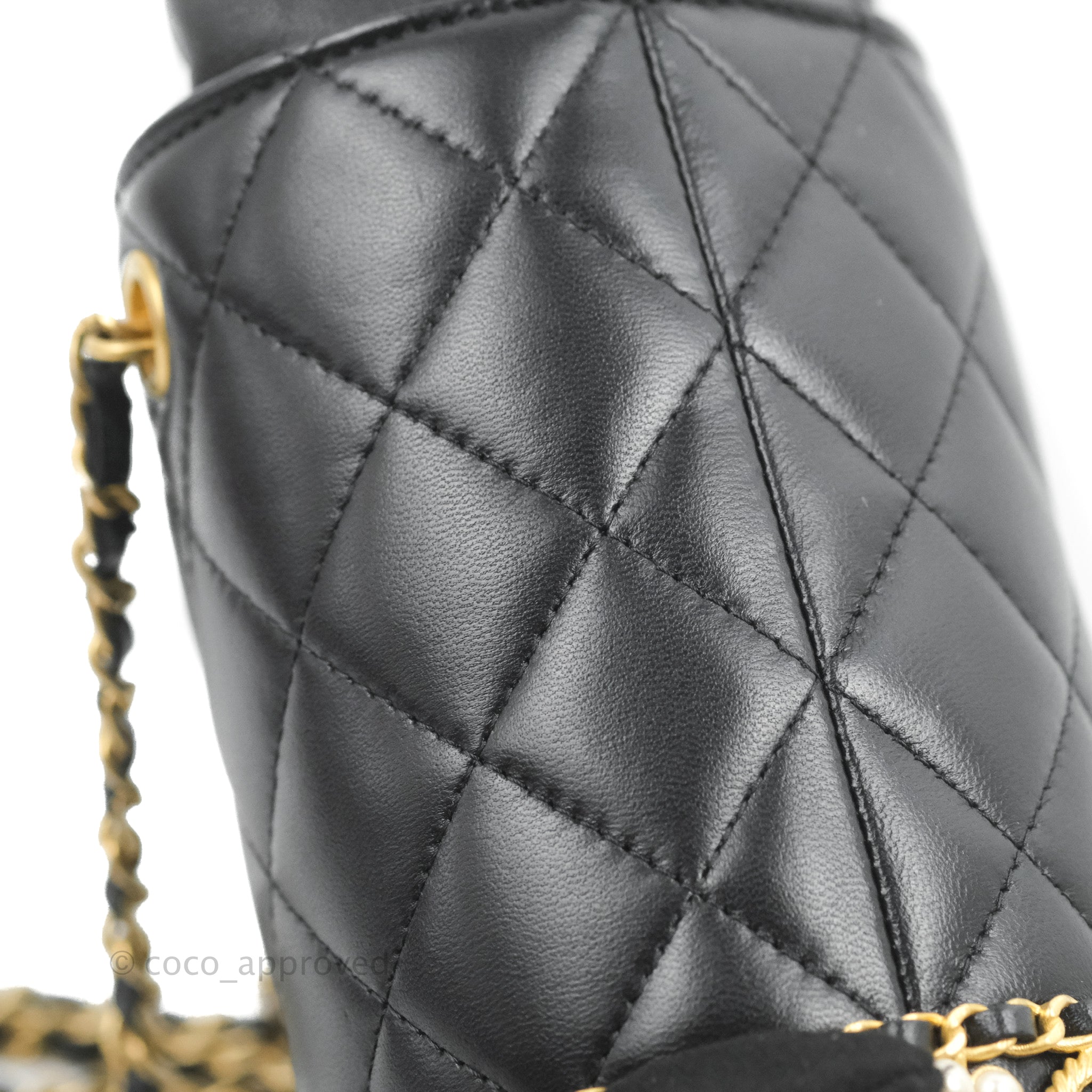 Fundament Kig forbi by Chanel Quilted Drawstring Pearl Flower Bucket Bag Black Lambskin Aged –  Coco Approved Studio