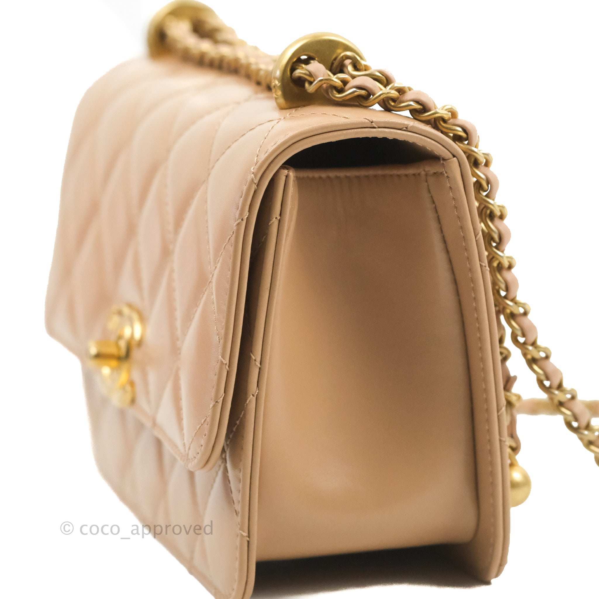 🔥Chanel New 21a Perfect Fit 雙金珠/ 小金球Mini Flap Bag 19cm 牛皮‼️, 名牌, 手袋及銀包-  Carousell