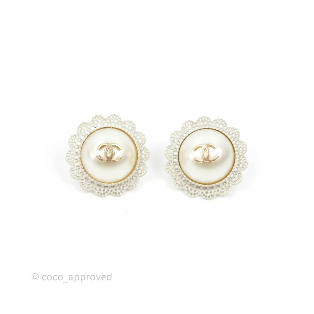 Chanel CC Pearl Round Earrings 15K