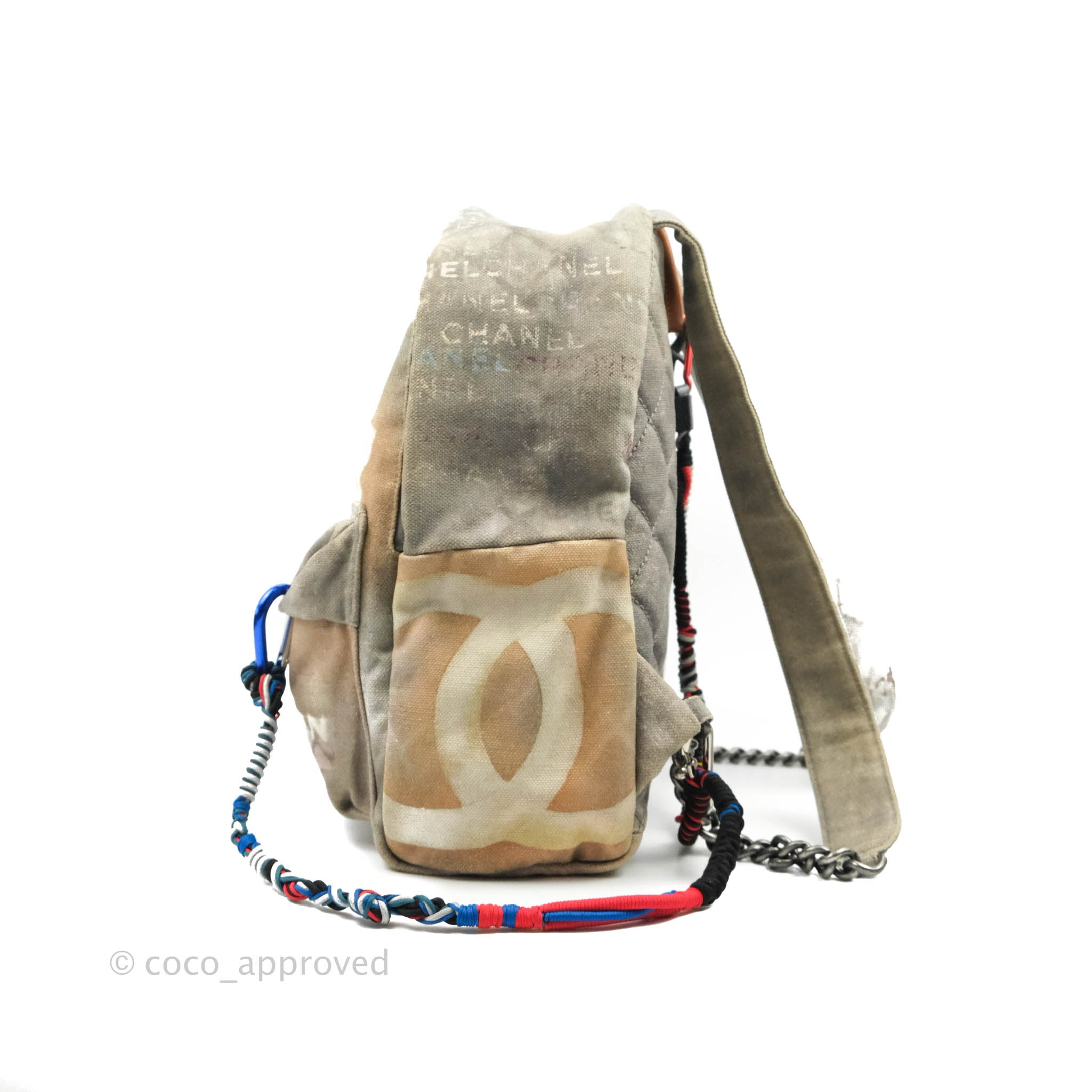 Chanel Canvas On The Pavements CC Messenger Bag (SHF-kA4nOX) – LuxeDH