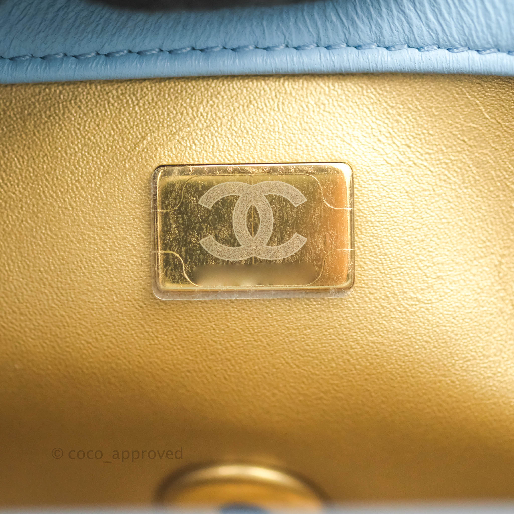 Chanel Timeless Classic mini bag Blue Dark blue Gold hardware Leather  ref.376489 - Joli Closet