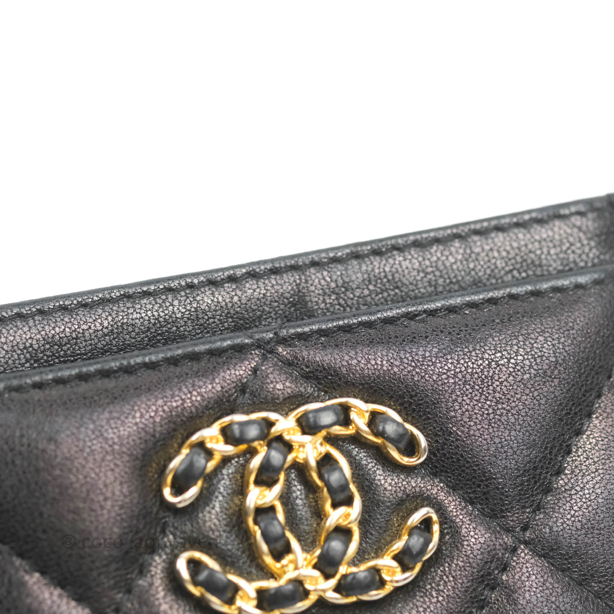 Chanel 19 Quilted Iridescent Black Flat Card Holder – Coco Approved Studio