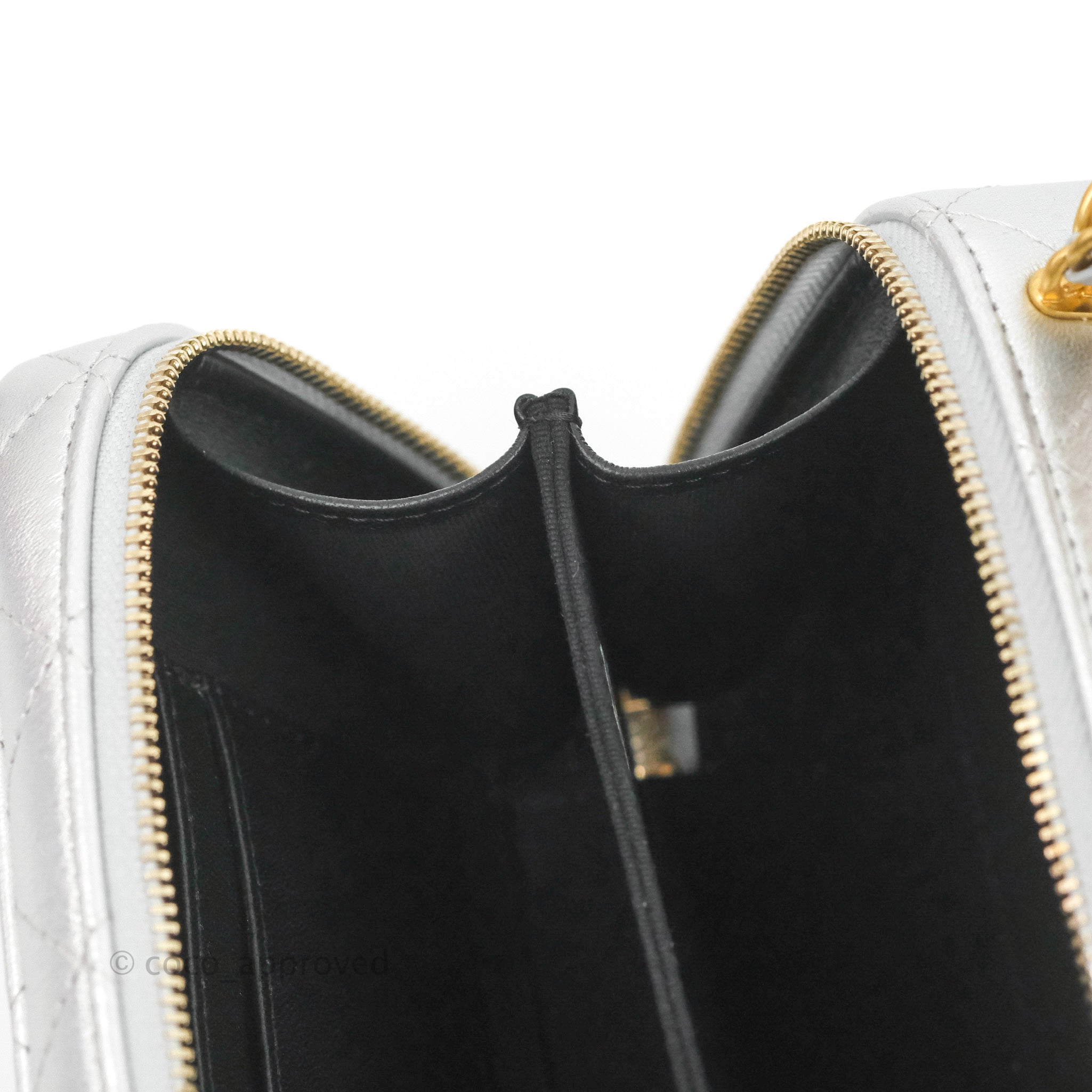 Chanel box make up case bag 21cm  Chanel coin purse, Bags, Chanel bag