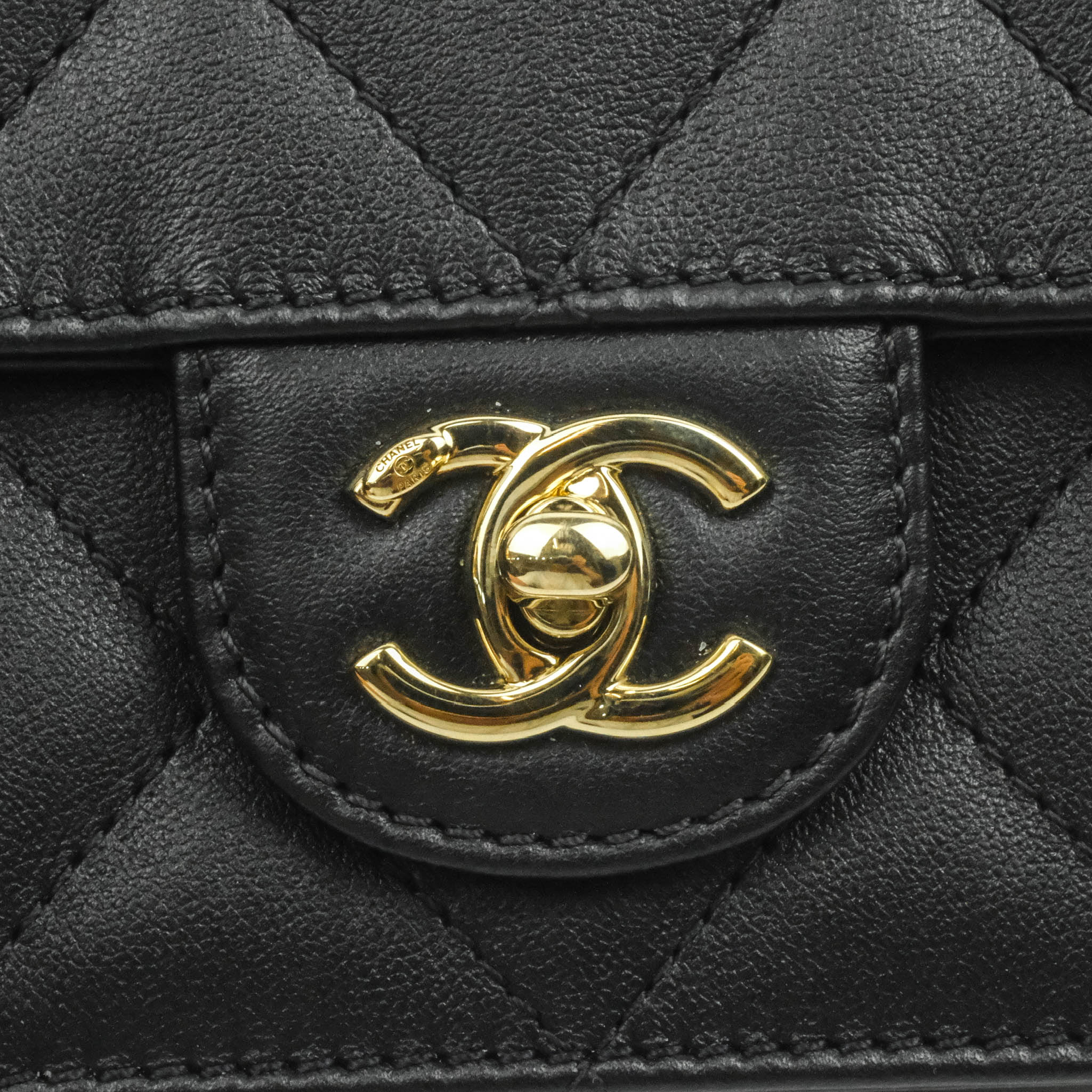 chanel classic flap gold hardware