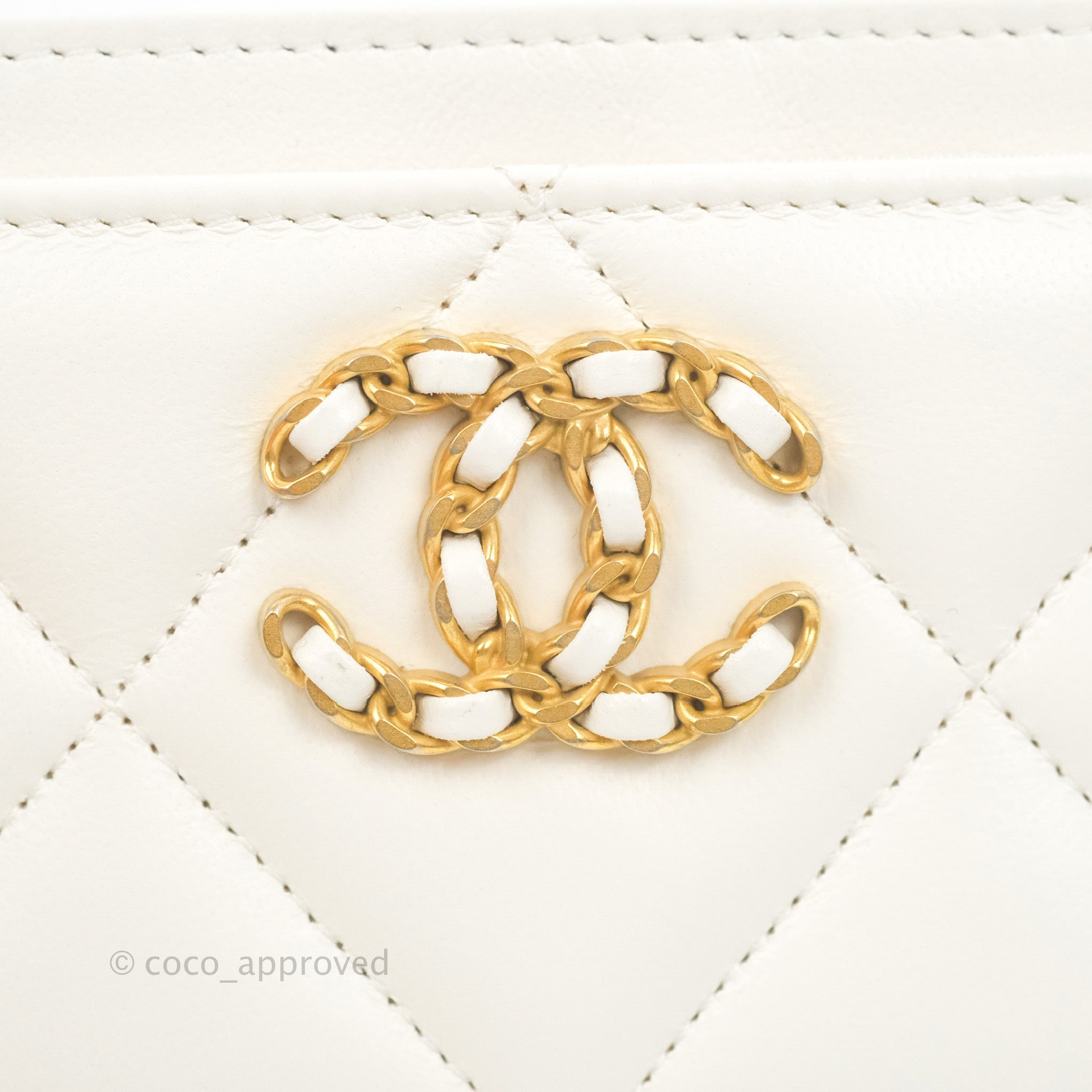 Chanel 19 Quilted Flat Card Holder White Lambskin – Coco Approved Studio