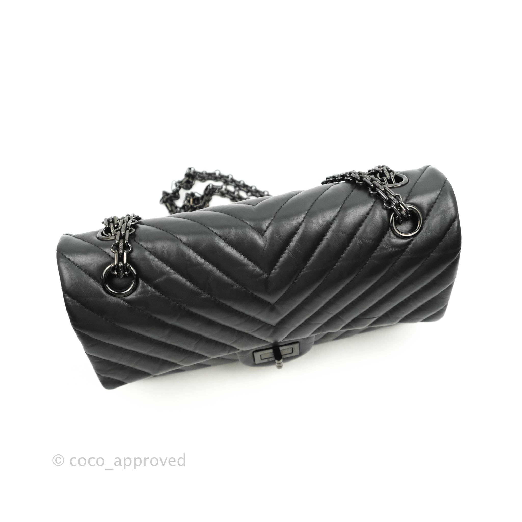 Chanel Reissue 225 Chevron Aged Calfskin So Black – Coco Approved Studio