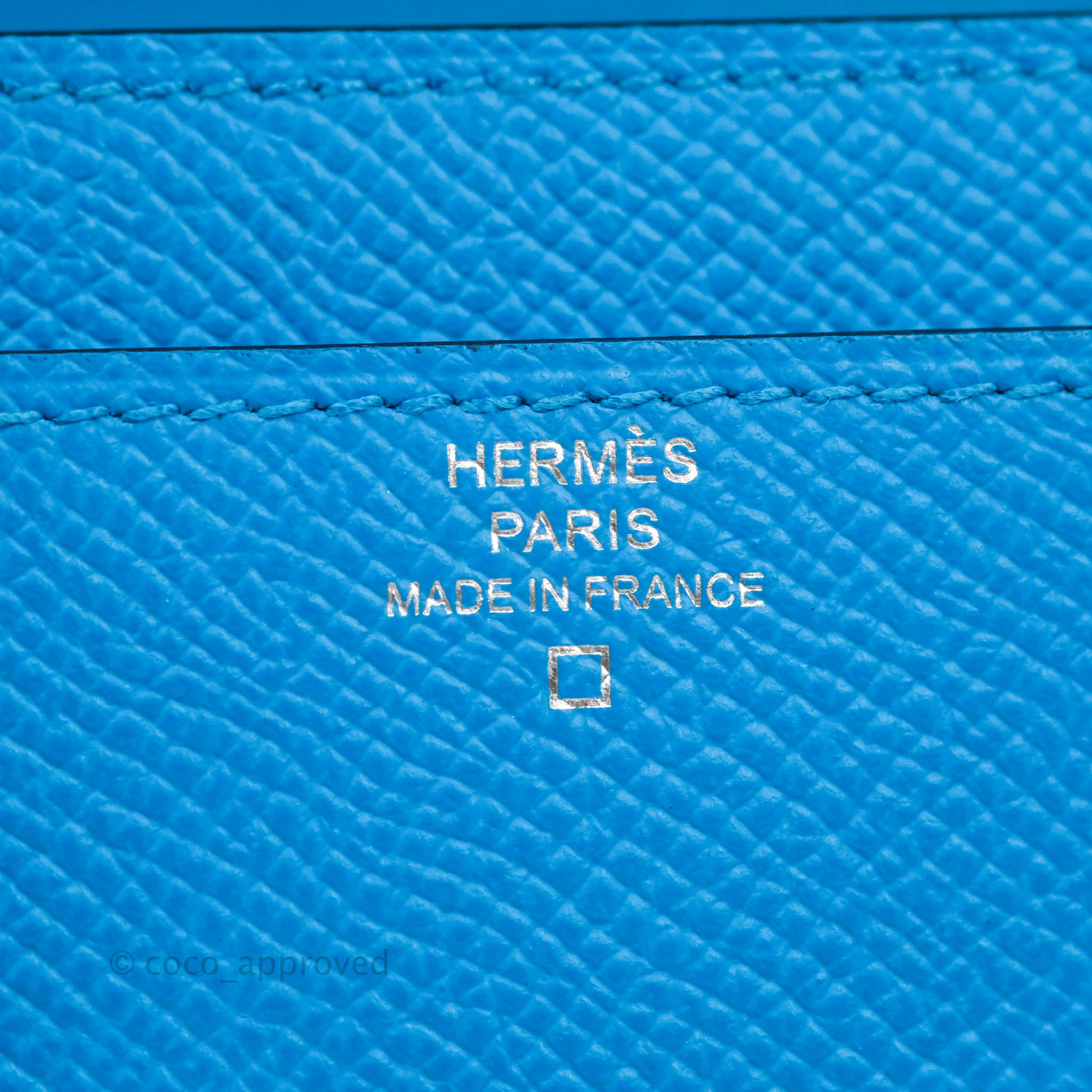 Constance long to go leather wallet Hermès Ecru in Leather - 33577016