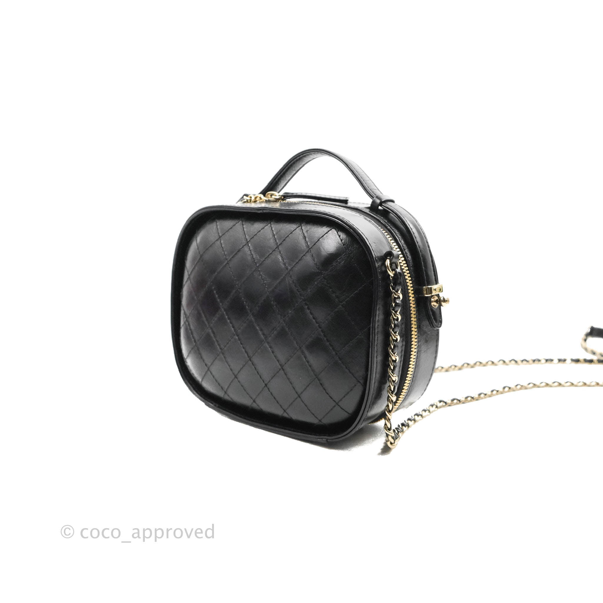 Chanel Small Round Vanity Case Bag Black Crumpled Calfskin 19C – Coco  Approved Studio