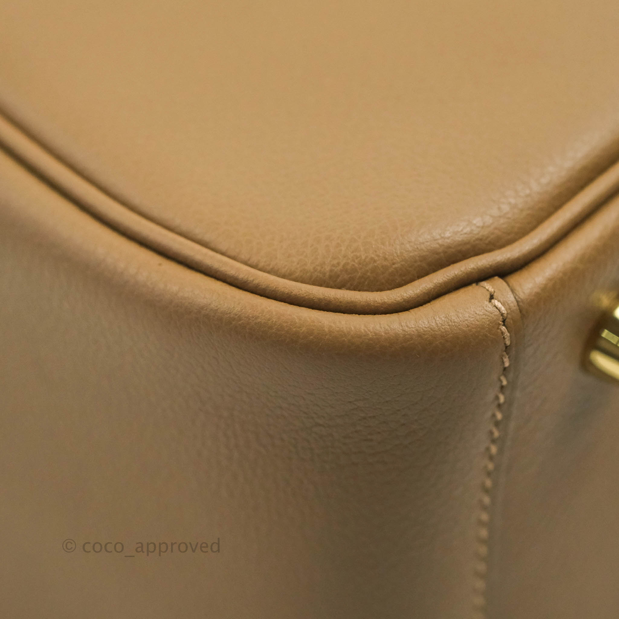 Hermes Bi-Color Lindy 26cm Bag Swift Calfskin Leather Gold