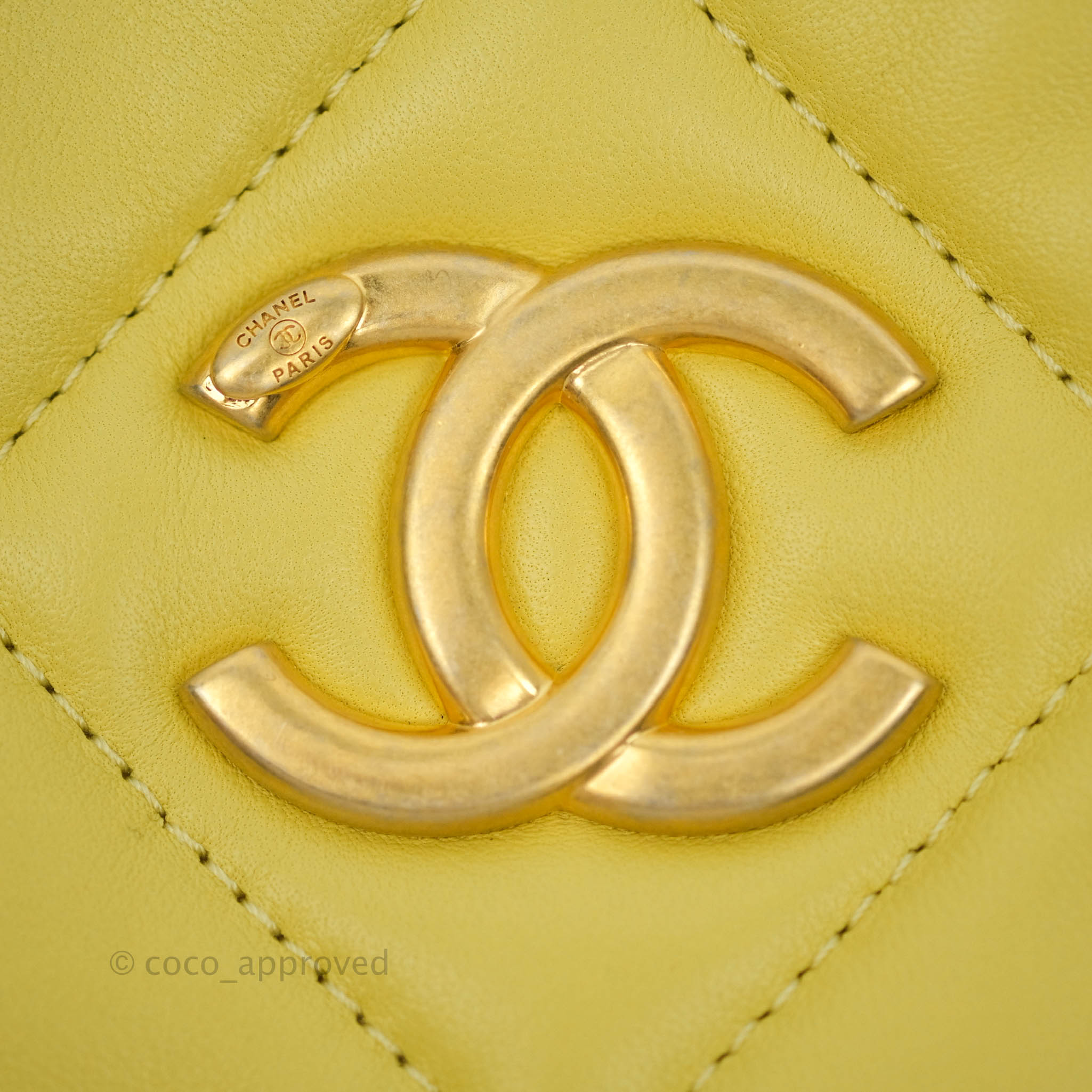 CHANEL Lambskin Quilted Diamond Clutch With Chain Light Green 892323