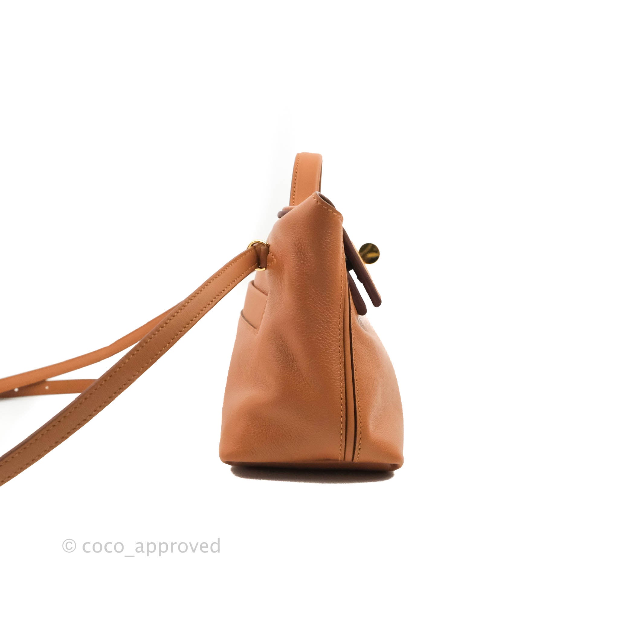 Meet the @hermes 24/24 mini bag AKA our new crush 🤩 تعرفي على