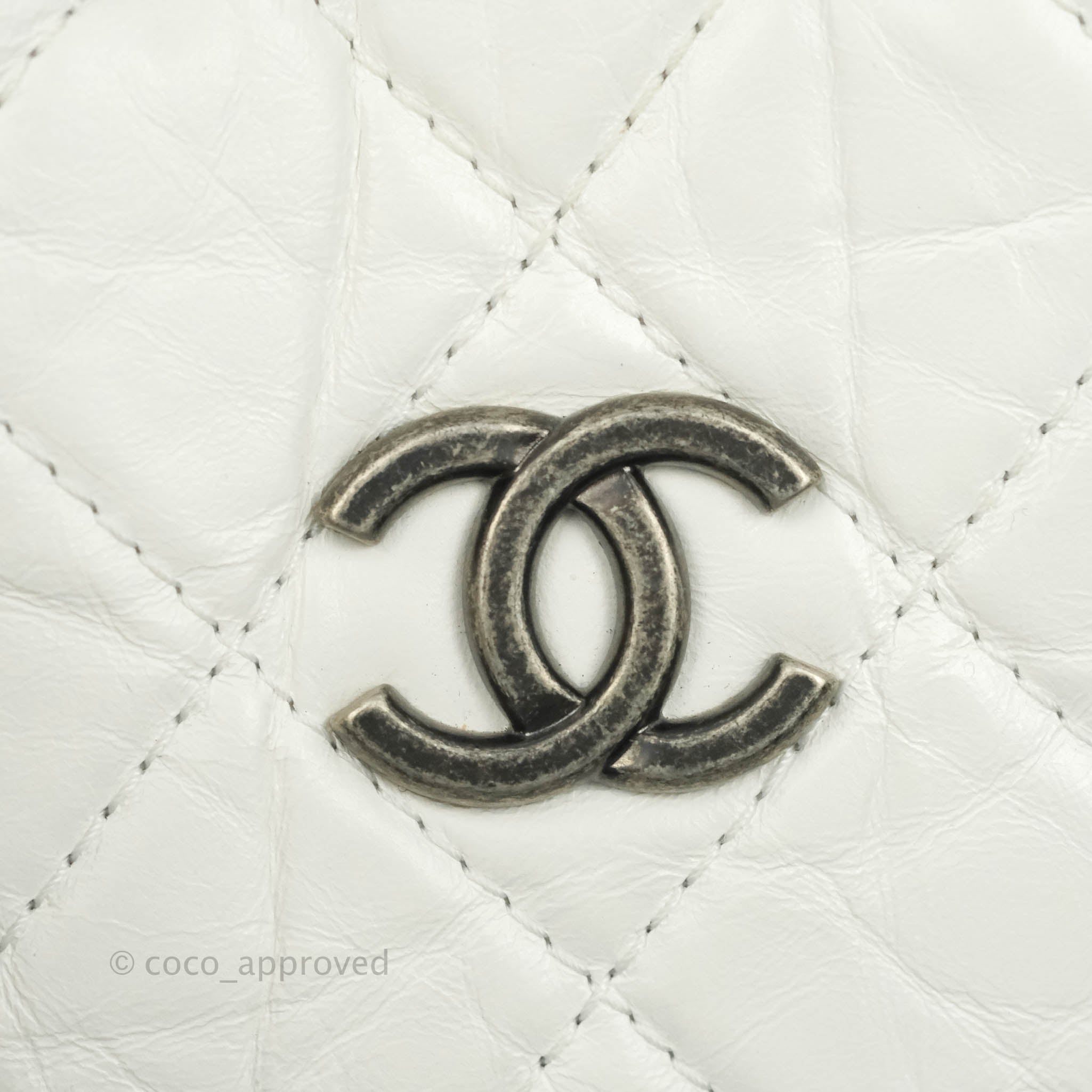 Gabrielle leather backpack Chanel White in Leather - 33681397