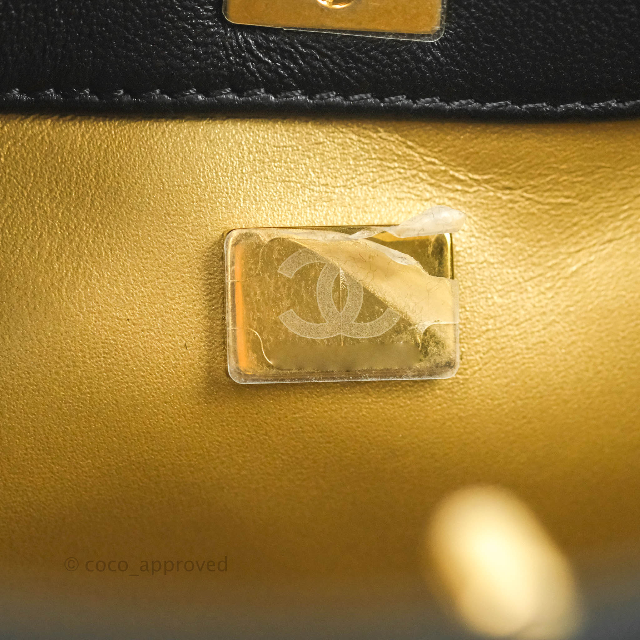 Chanel Black Shiny Patent Calfskin Wavy CC Hobo Gold Hardware