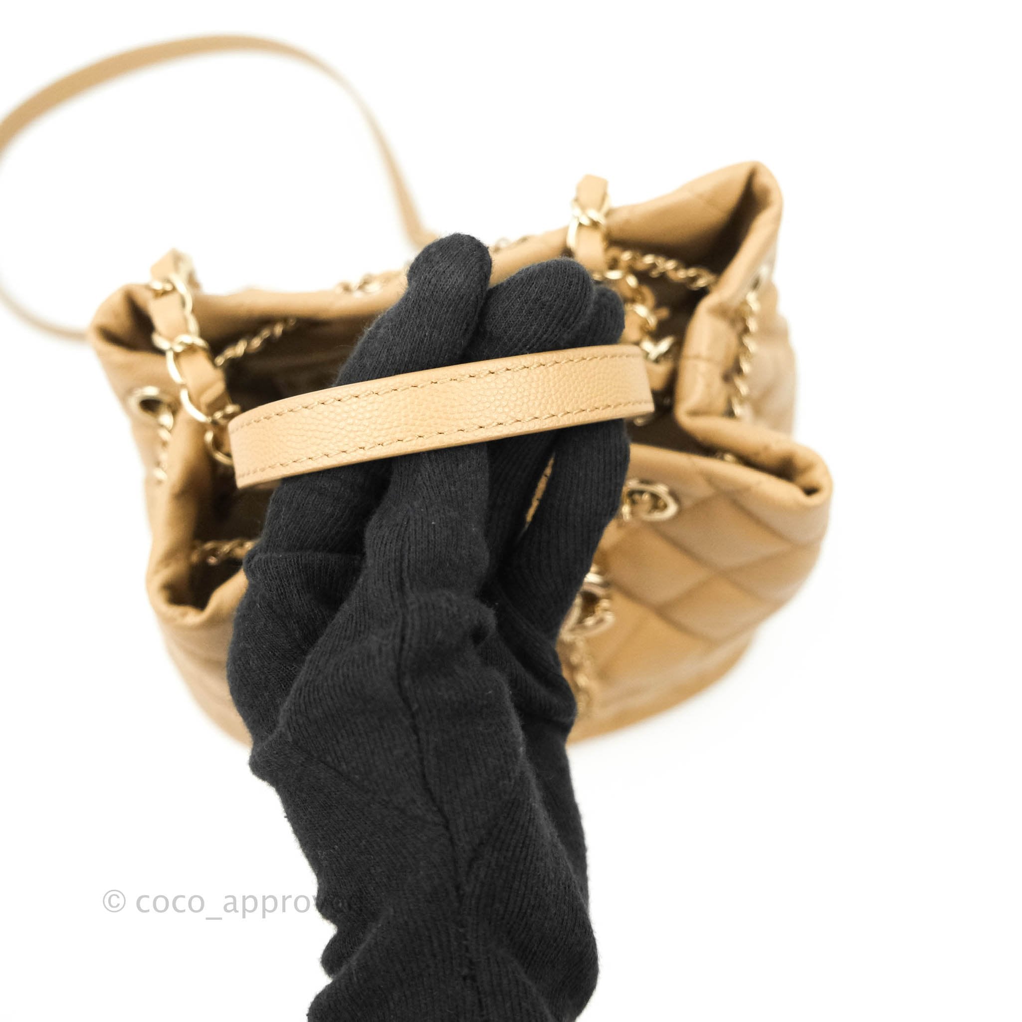 Chanel bucket bag online 19b