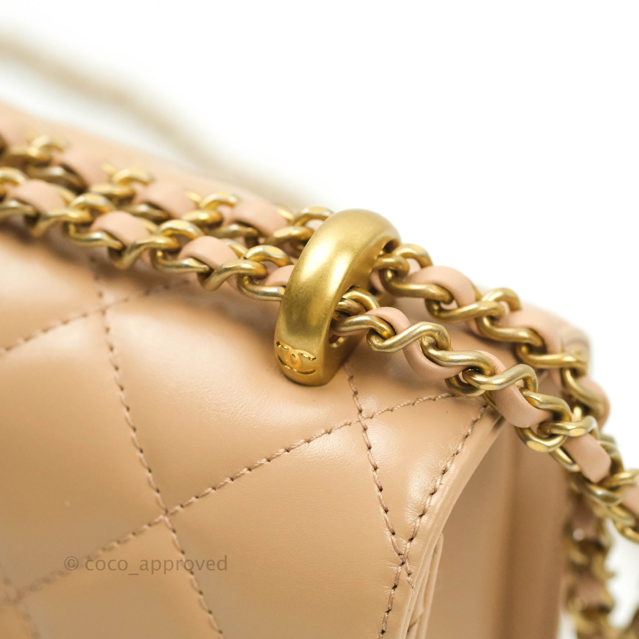 🔥Chanel New 21a Perfect Fit 雙金珠/ 小金球Mini Flap Bag 19cm 牛皮‼️, 名牌, 手袋及銀包-  Carousell