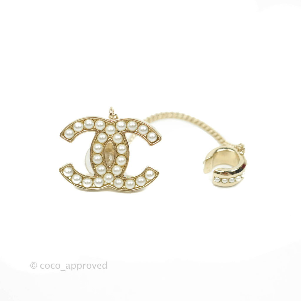 Chanel Pearl CC Clip-on Earrings 21V