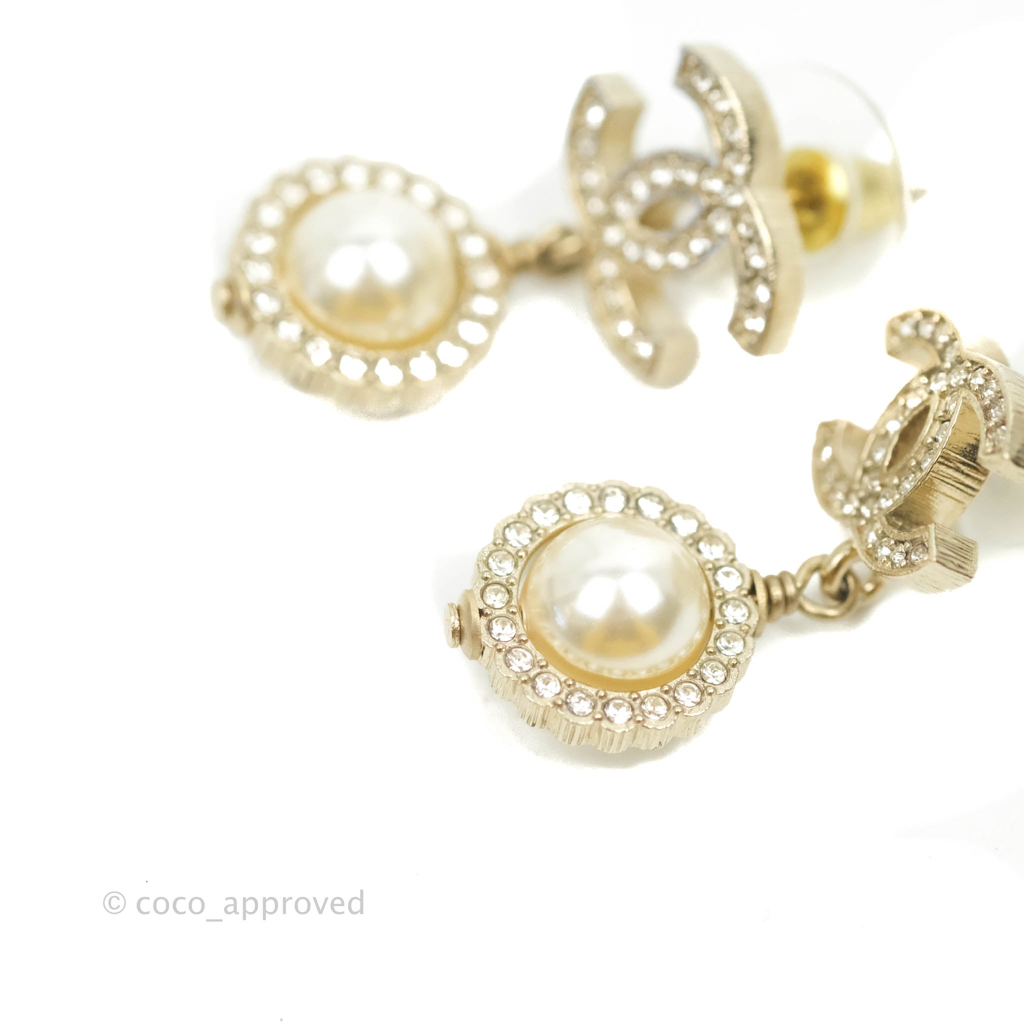 Chanel CC Rhinestone Pearl Drop Earrings Gold Tone 2021 – Coco