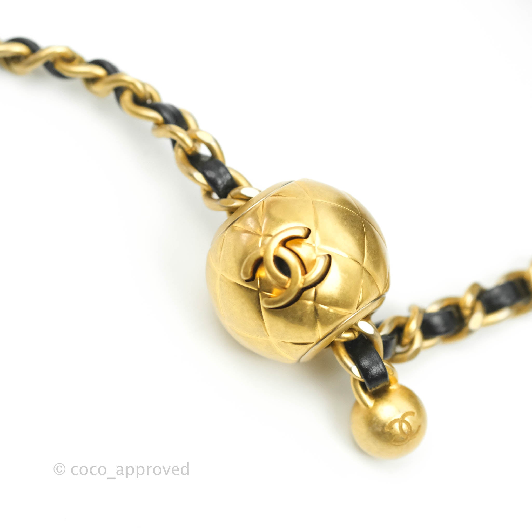 At Auction: Chanel Vintage Gold Chain Belt CC Square Charm Excellent 36