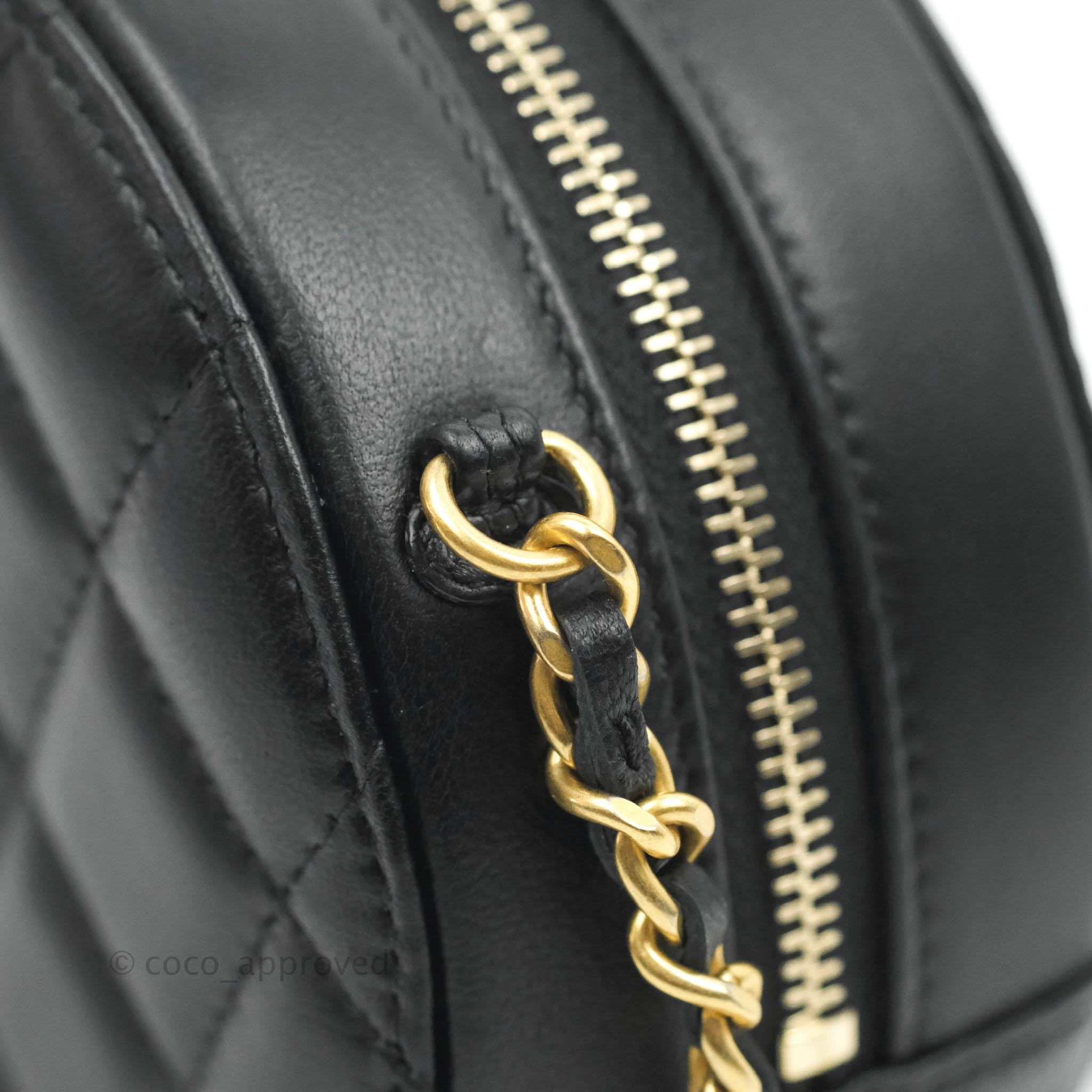 Chanel Quilted Round Pearl Crush Clutch With Chain Black Lambskin Gold –  Coco Approved Studio