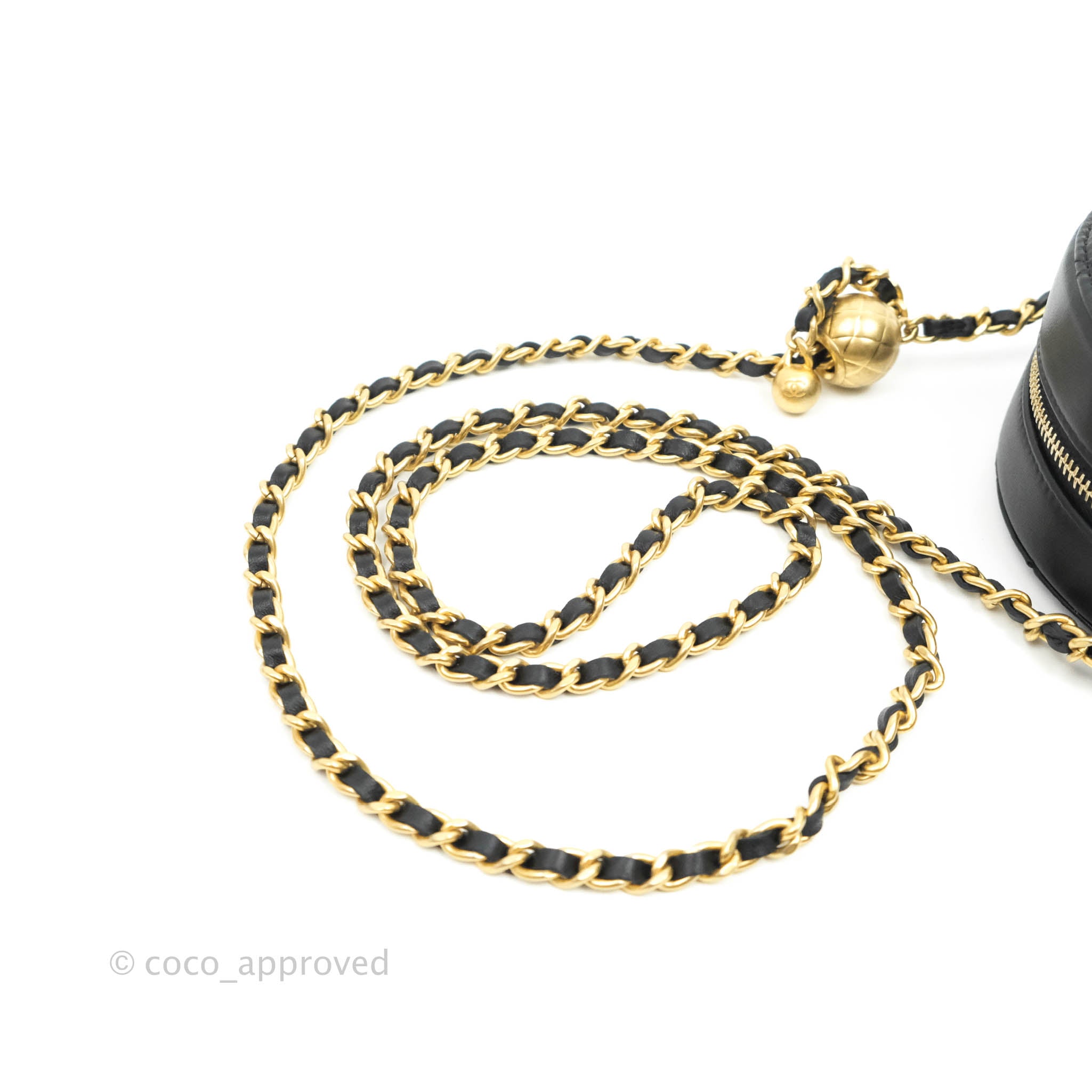 Chanel Quilted Round Pearl Crush Clutch With Chain Black Lambskin Gold –  Coco Approved Studio