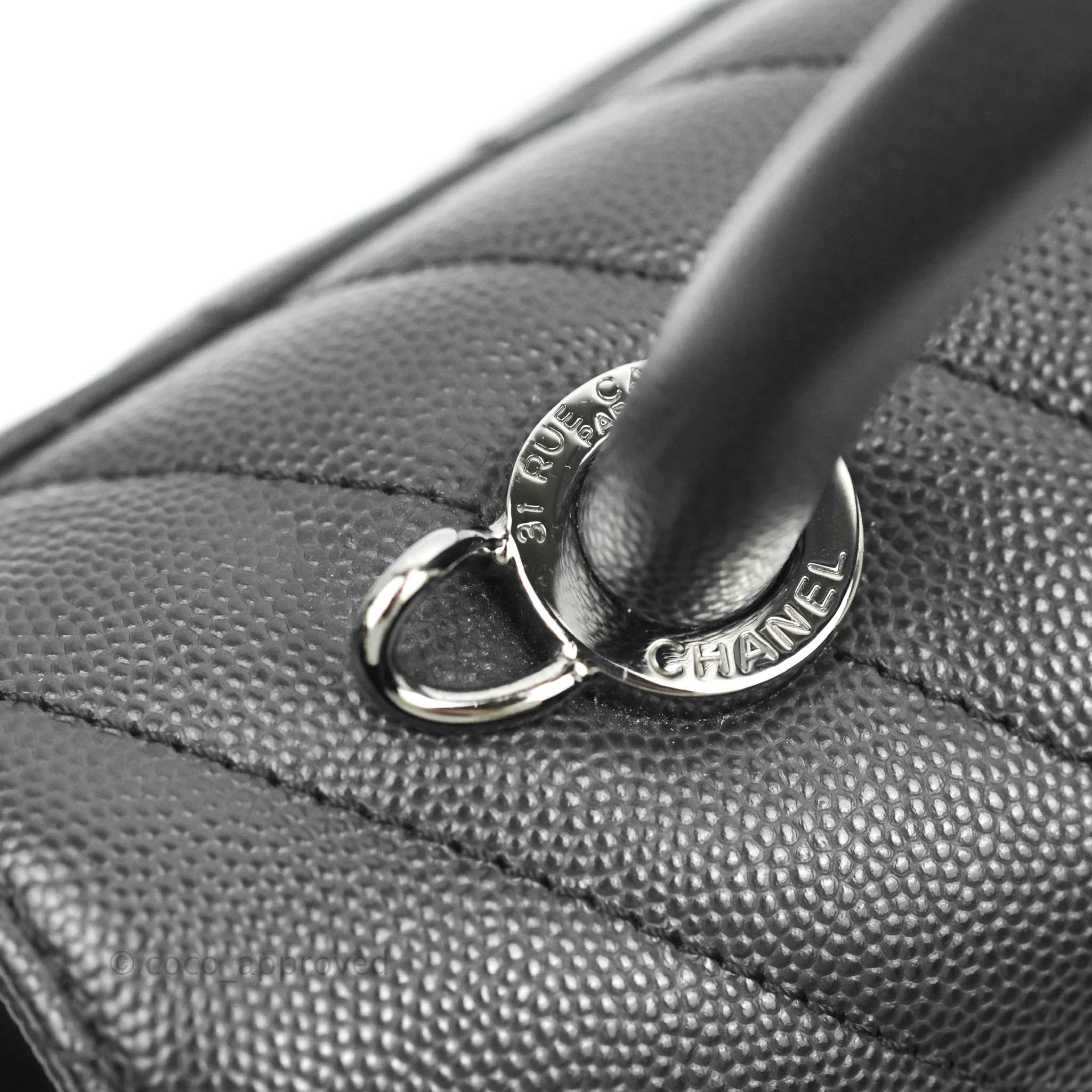 Chanel Coco Handle Caviar Chevron SHW Dark grey Leather ref.167687 - Joli  Closet