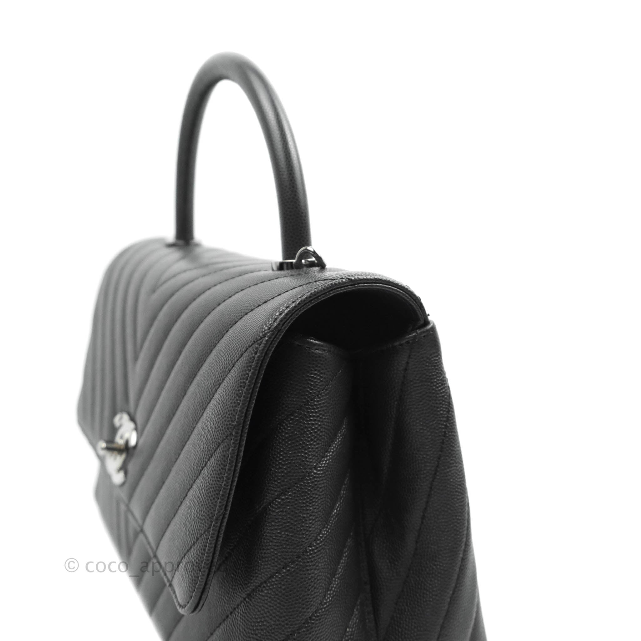 Chanel Coco Handle Caviar Chevron SHW Dark grey Leather ref.167687 - Joli  Closet