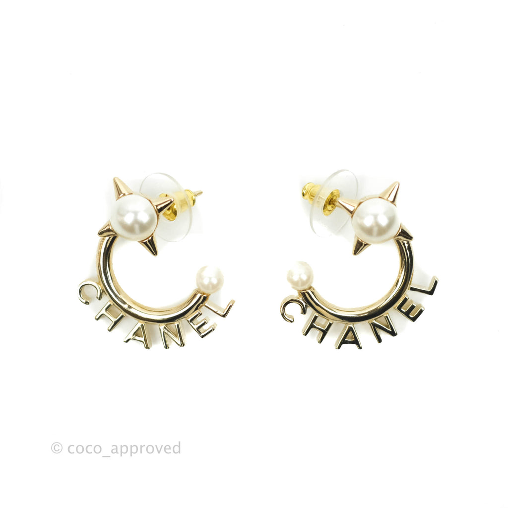 Chanel Pearl Earrings Gold Tone 21A