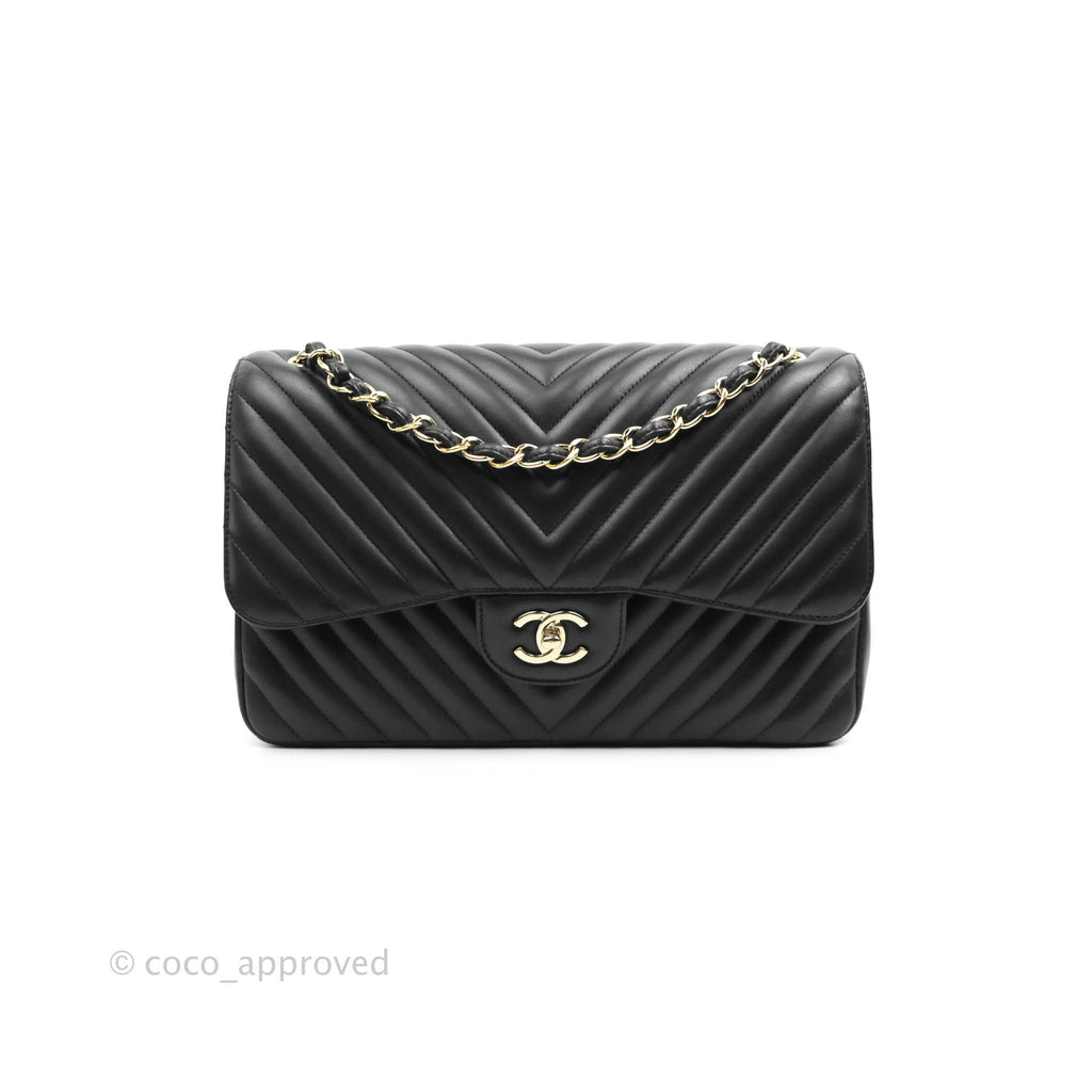 Chanel Jumbo Chevron Double Flap Black Lambskin Gold Hardware⁣⁣