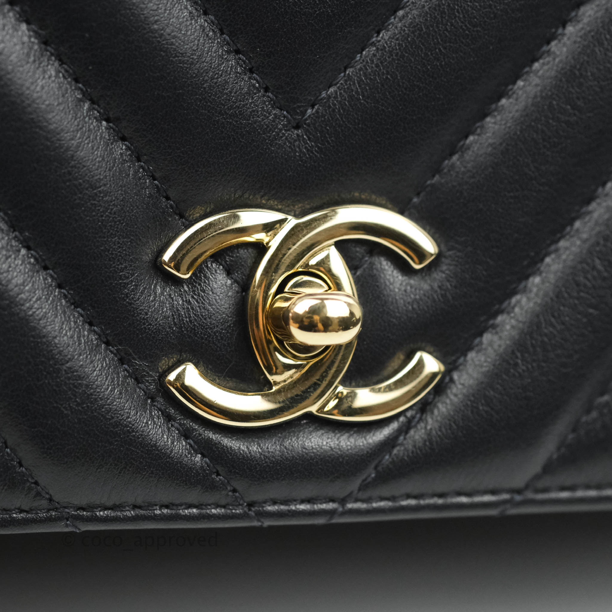 Chanel Calfskin Chevron Quilted Small Statement Flap Navy – STYLISHTOP
