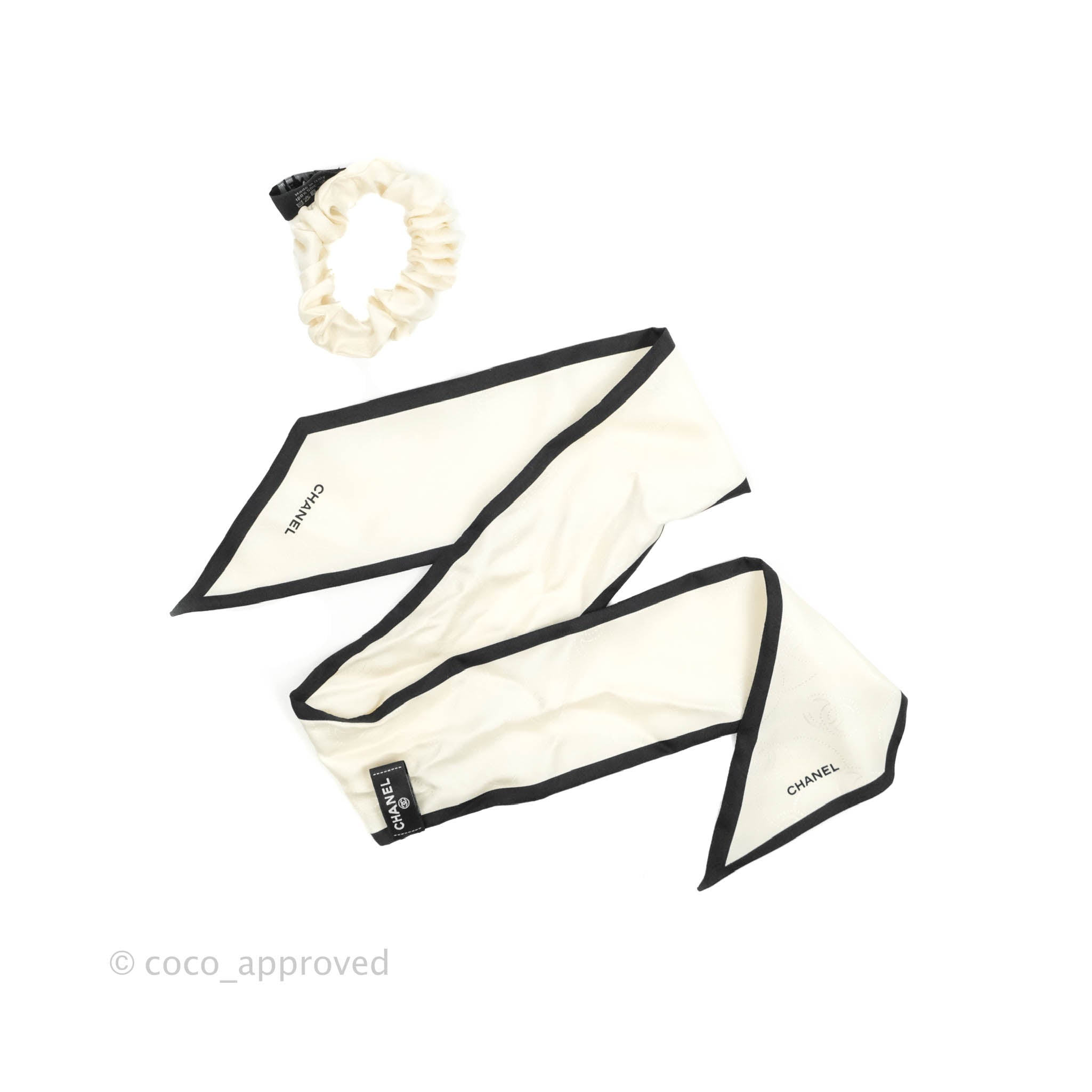 Pre-owned Chanel Bow Silk Hair Clip In 白色
