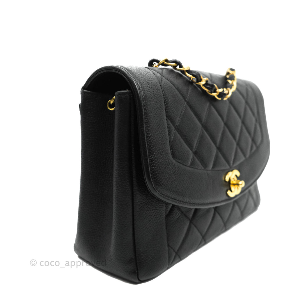 chanel purse with gold chain pre