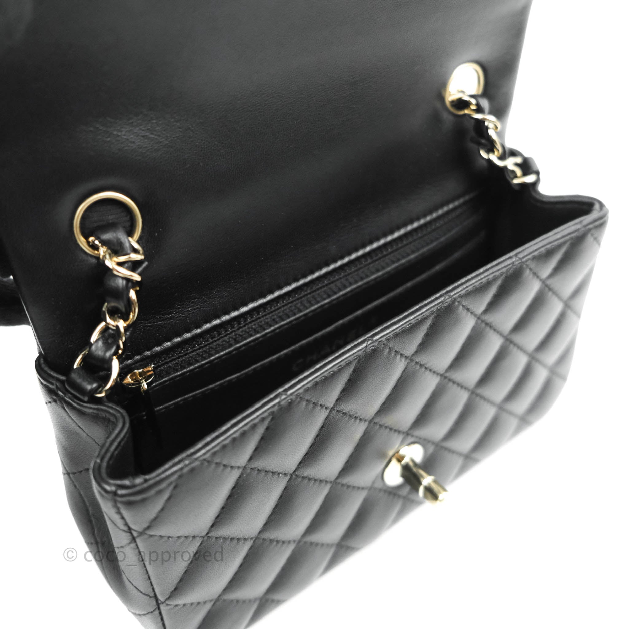 chanel black tote with gold chain