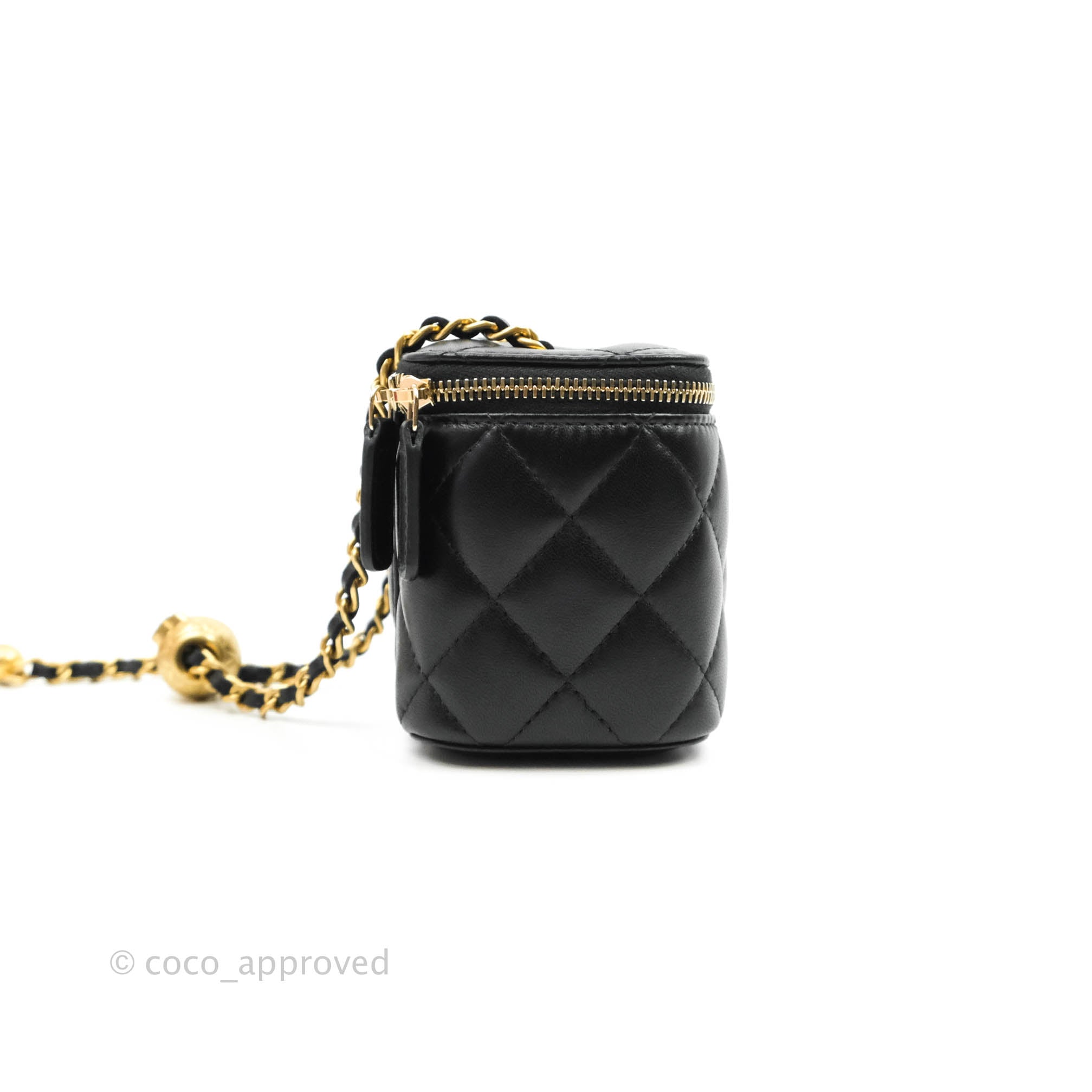 Chanel Quilted Mini Golden Plate Vanity Case With Chain Black Lambskin –  Coco Approved Studio