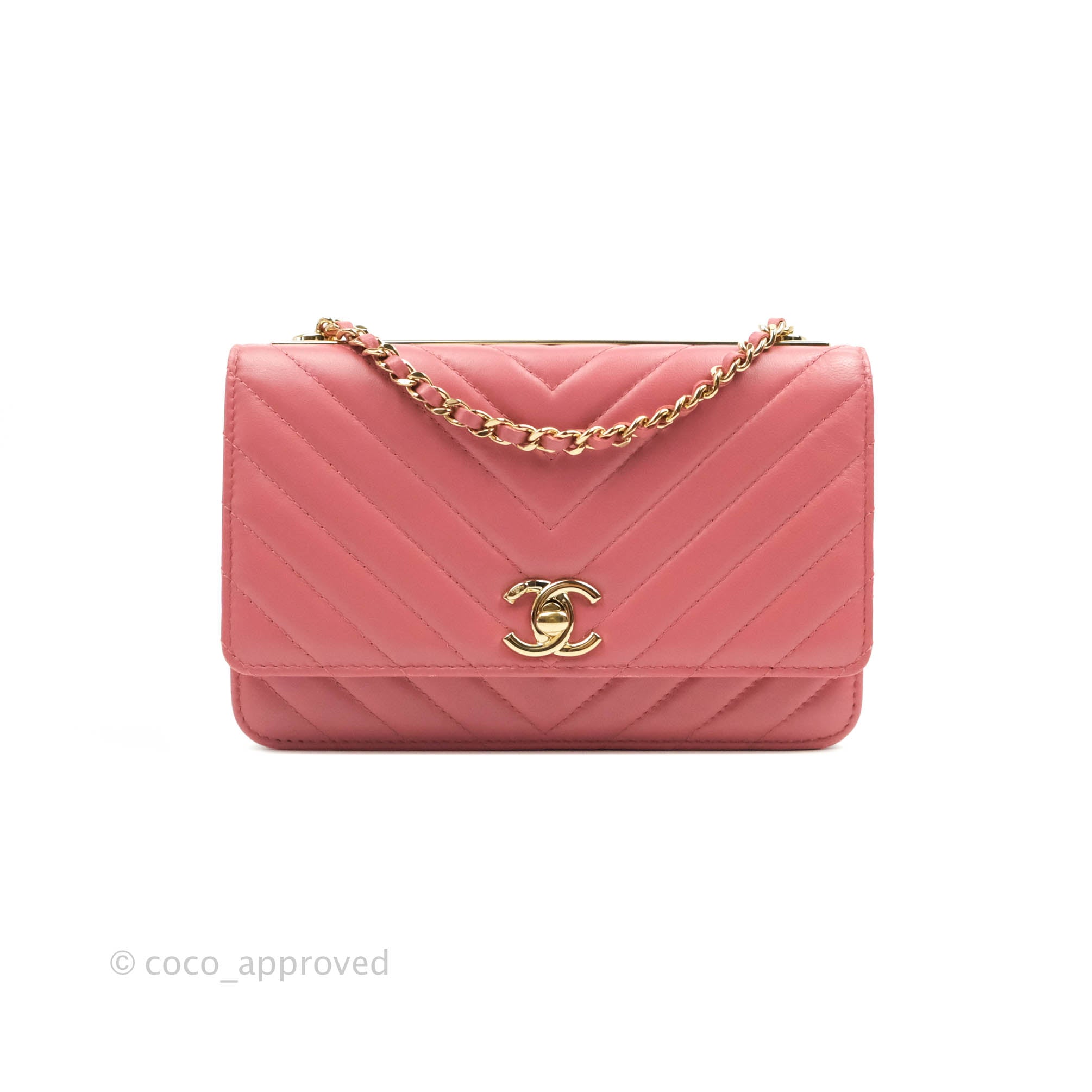 Classic wallet on chain - Lambskin, coral pink — Fashion