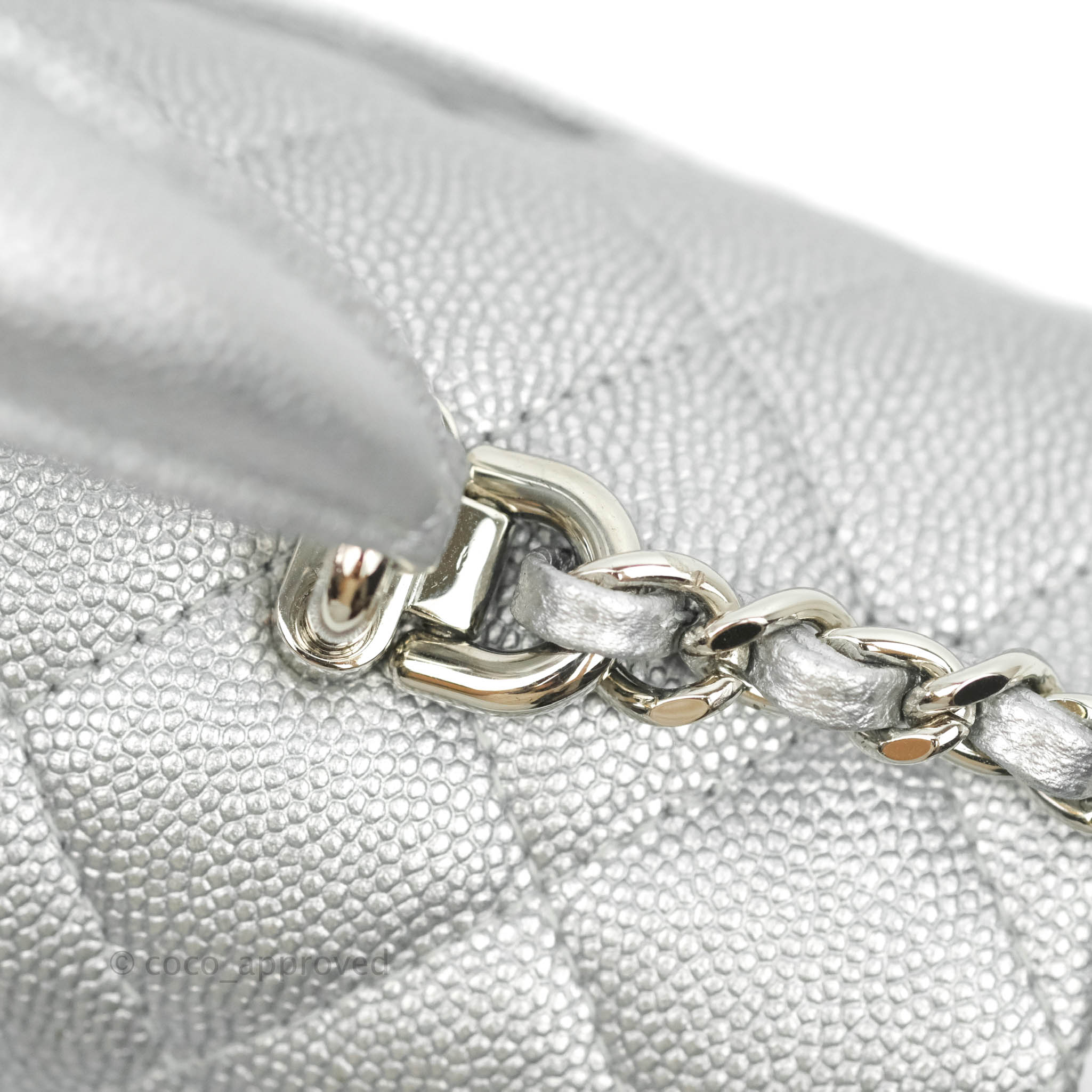 Chanel Caviar Chain Tote (SHG-9VZ3UA) – LuxeDH