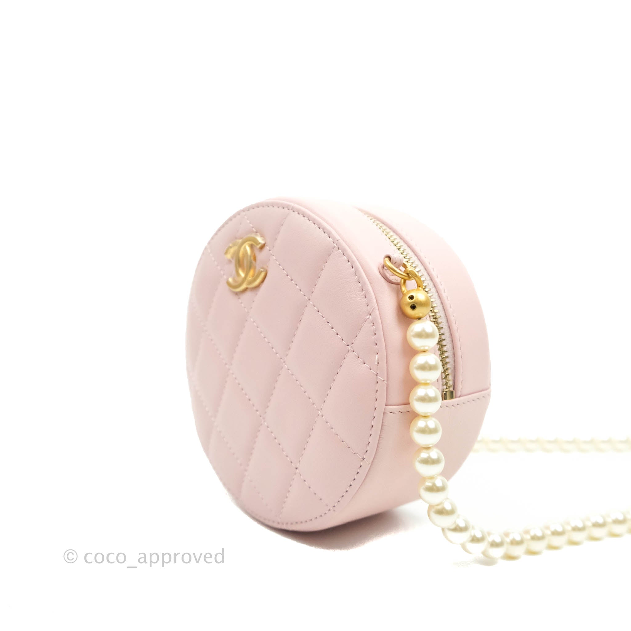 Chanel Quilted Round Clutch with Pearl Chain Light Pink Calfskin Aged –  Coco Approved Studio