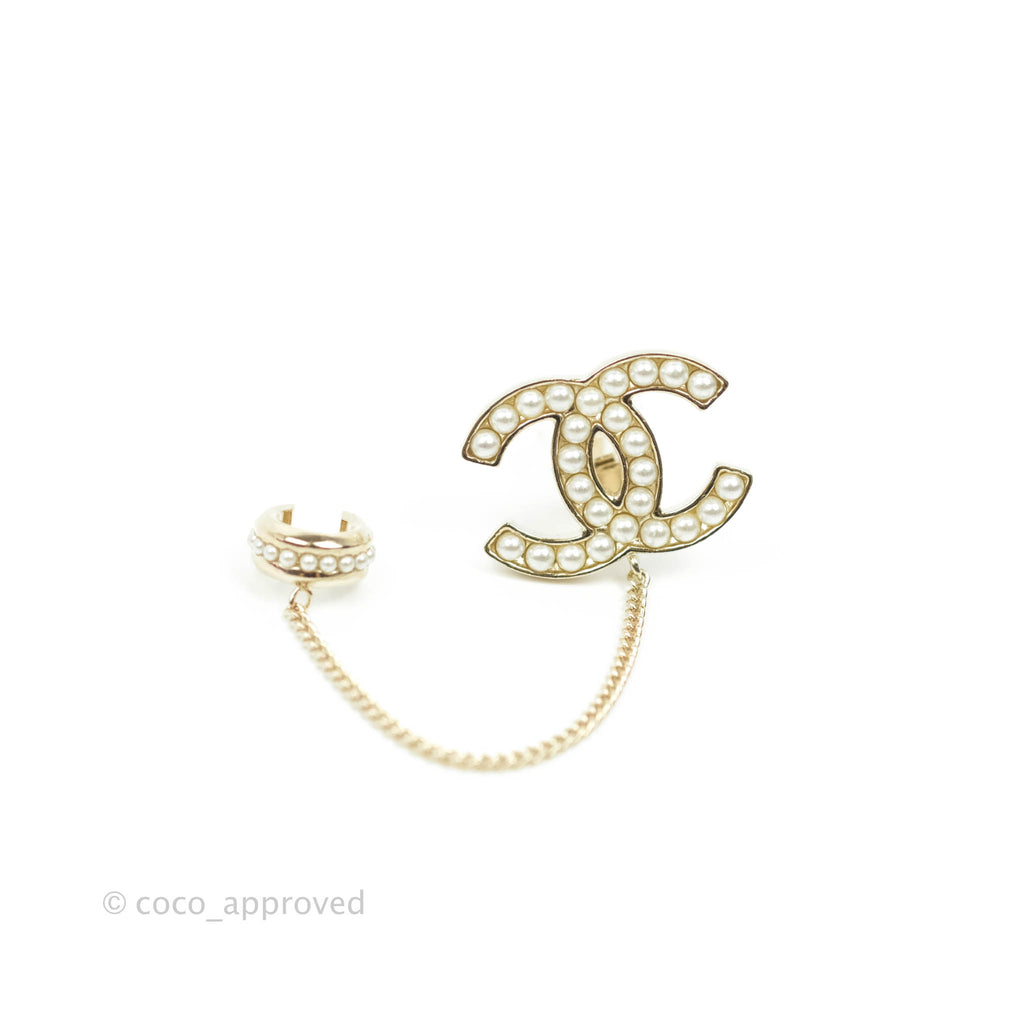Chanel Pearl CC Clip-on Earrings 21V