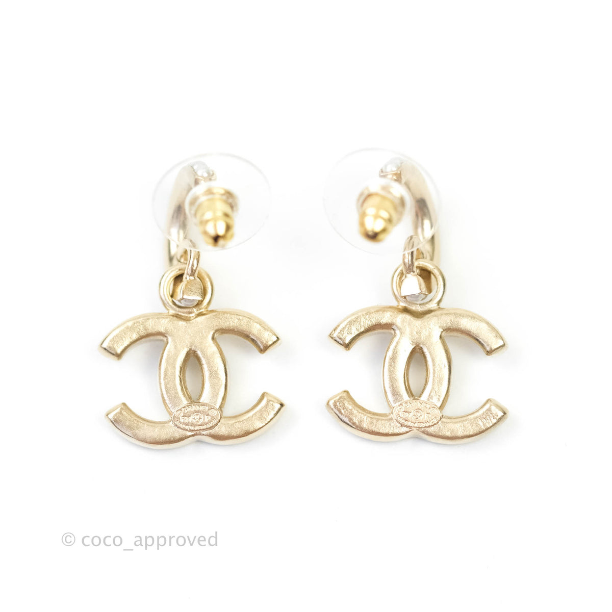 Chanel CC Pearl Heart Drop Earrings Gold Tone 21C – Coco Approved Studio