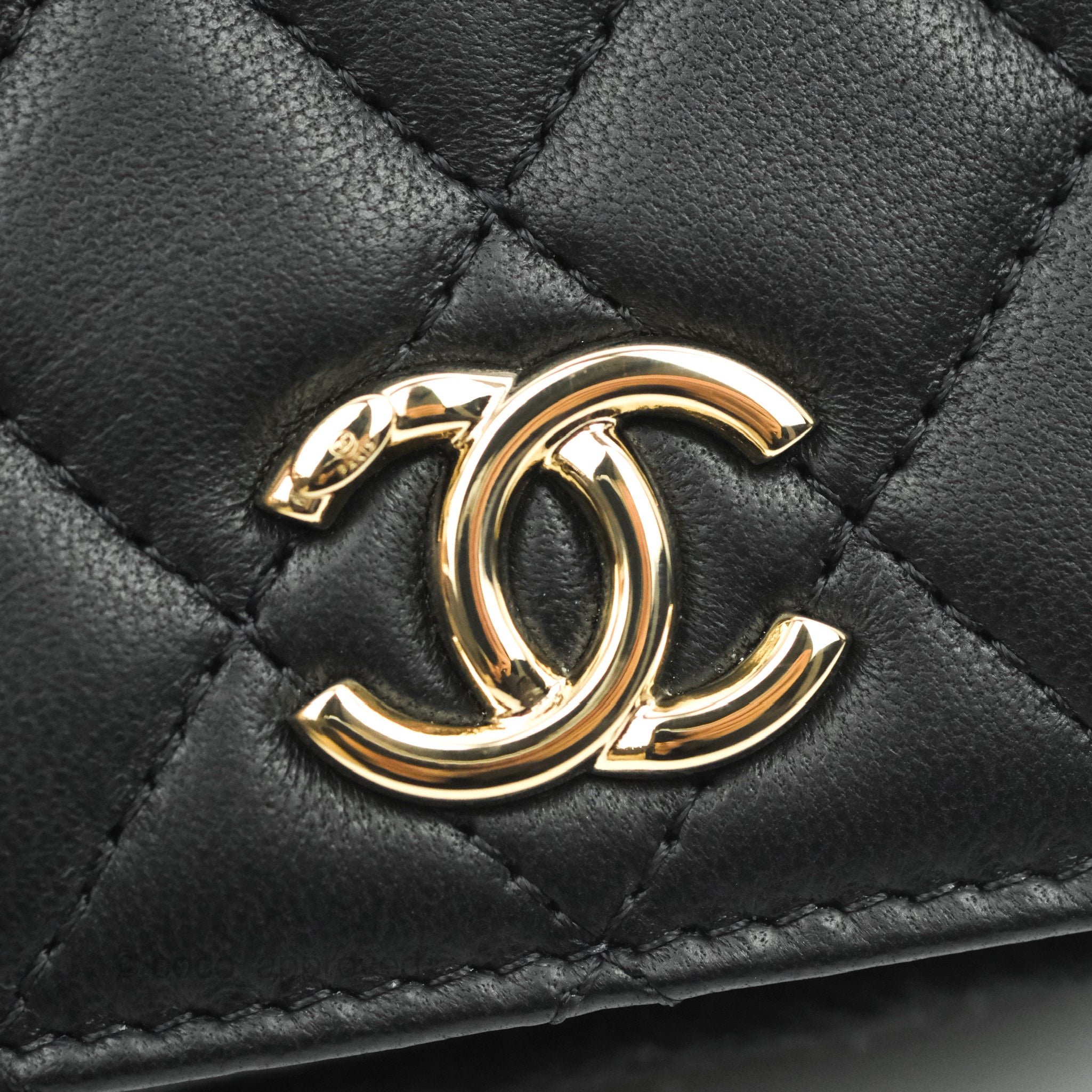 chanel gold wallet on chain black